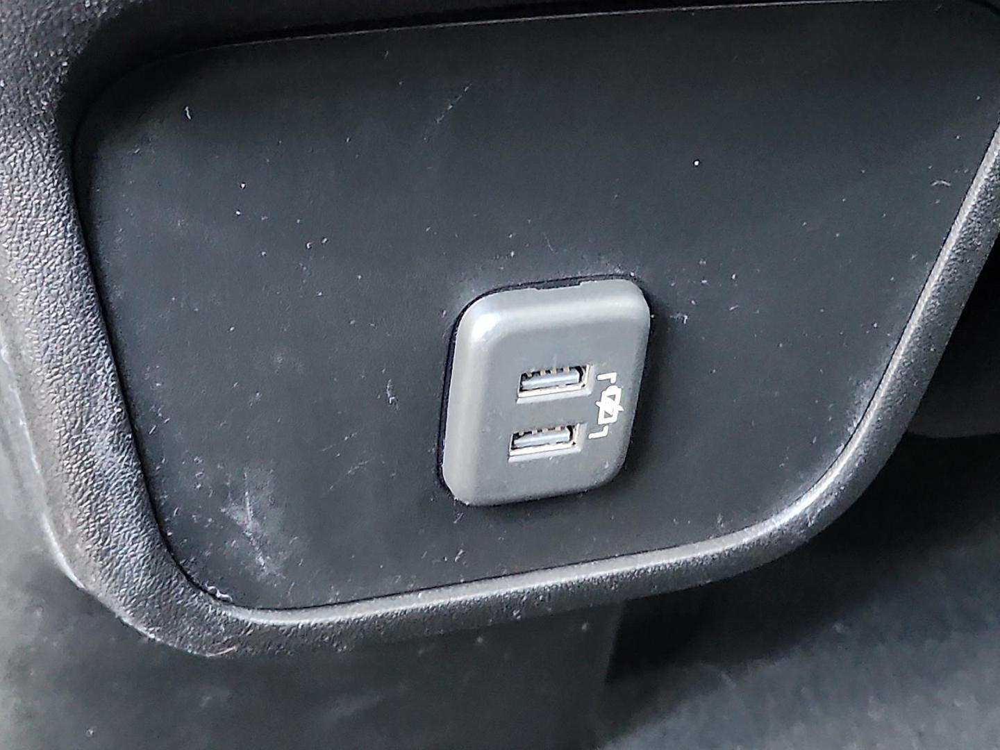 2020 BLUE Chevrolet Equinox FWD 2FL (2GNAXJEV1L6) with an 1.5L I-4 gasoline direct injection, DOHC, VVT variable valve control, intercooled turbo, regular unleaded, engine with 170HP engine, located at 4711 Ave Q, Lubbock, TX, 79412, (806) 687-2362, 33.551304, -101.855293 - Photo#12