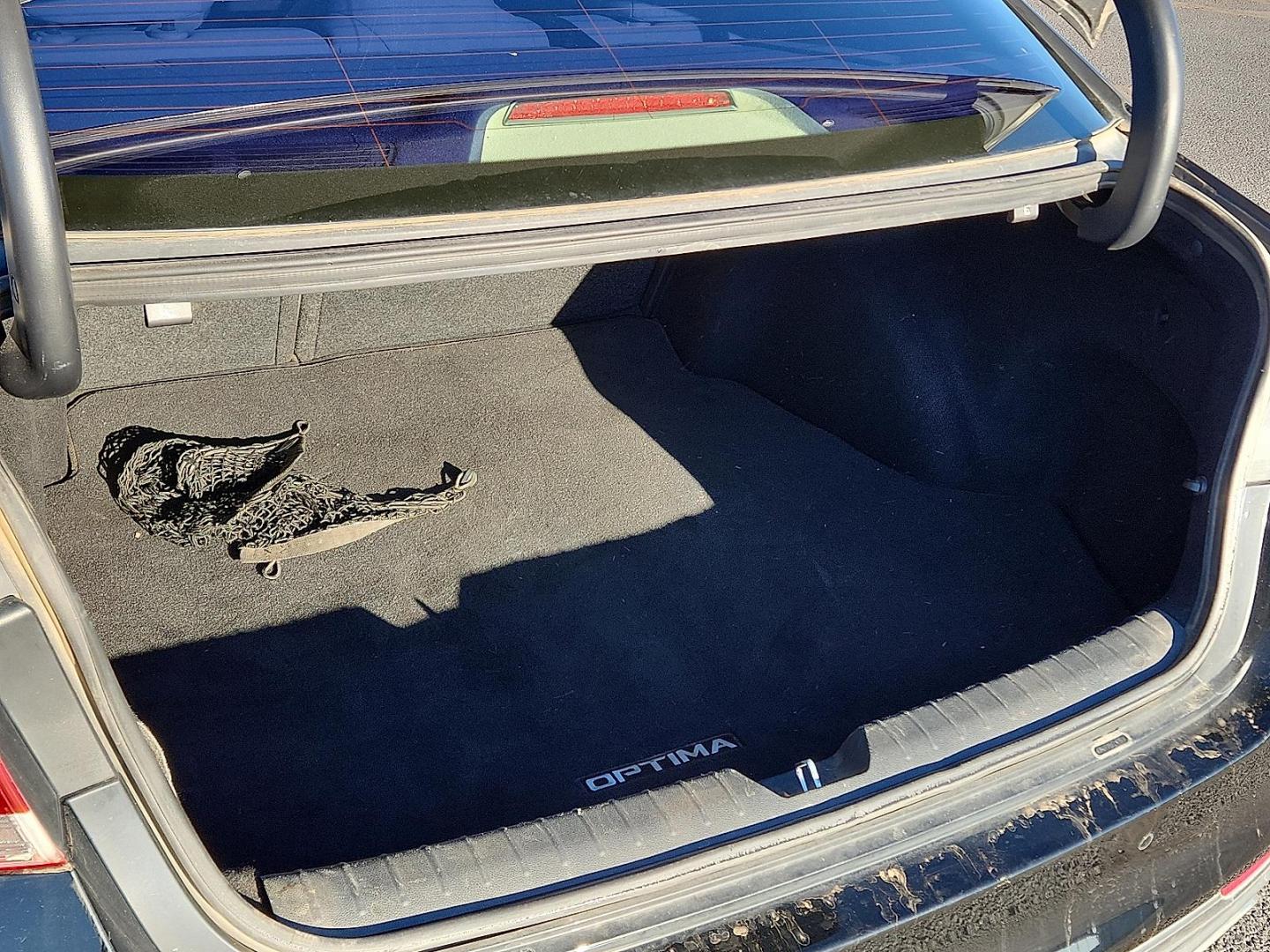 2016 BLACK Kia Optima LX (5XXGT4L35GG) with an Theta II 2.4L I-4 gasoline direct injection, DOHC, CVVT variable valve control, regular unleaded, engine with 185HP engine, located at 4711 Ave Q, Lubbock, TX, 79412, (806) 687-2362, 33.551304, -101.855293 - Photo#7