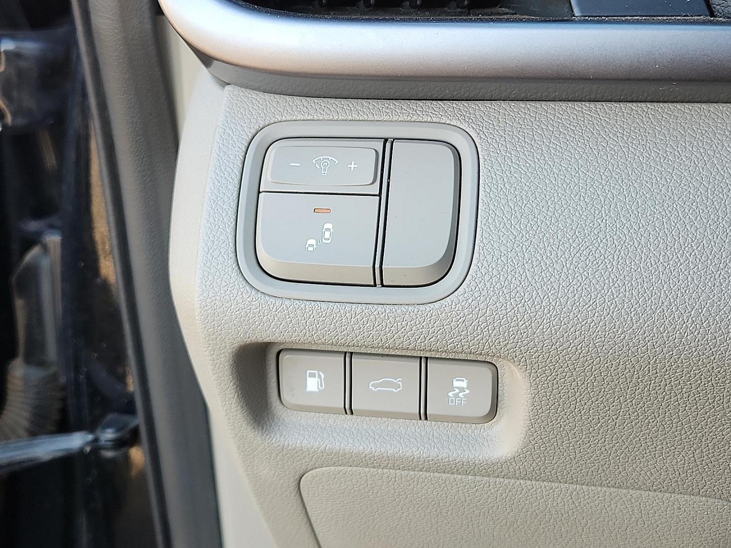 2016 BLACK Kia Optima LX (5XXGT4L35GG) with an Theta II 2.4L I-4 gasoline direct injection, DOHC, CVVT variable valve control, regular unleaded, engine with 185HP engine, located at 4711 Ave Q, Lubbock, TX, 79412, (806) 687-2362, 33.551304, -101.855293 - Photo#20