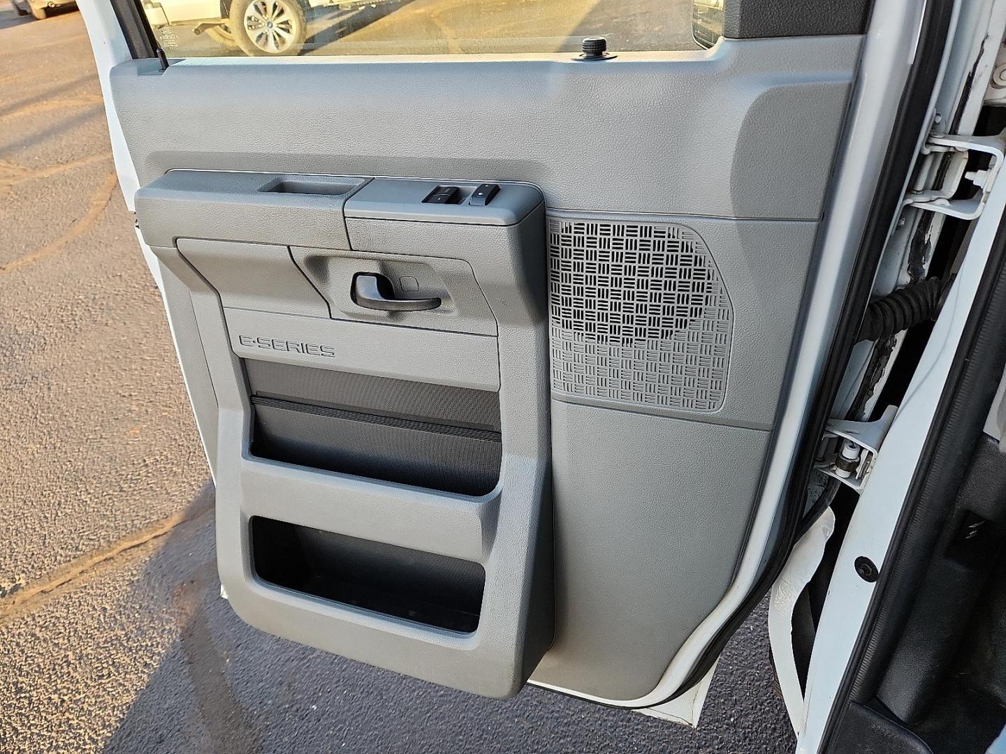 2011 WHITE Ford E-250 Commercial (1FTNE2EL3BD) with an Triton 5.4L V-8 engine with 255HP engine, located at 4711 Ave Q, Lubbock, TX, 79412, (806) 687-2362, 33.551304, -101.855293 - Photo#10