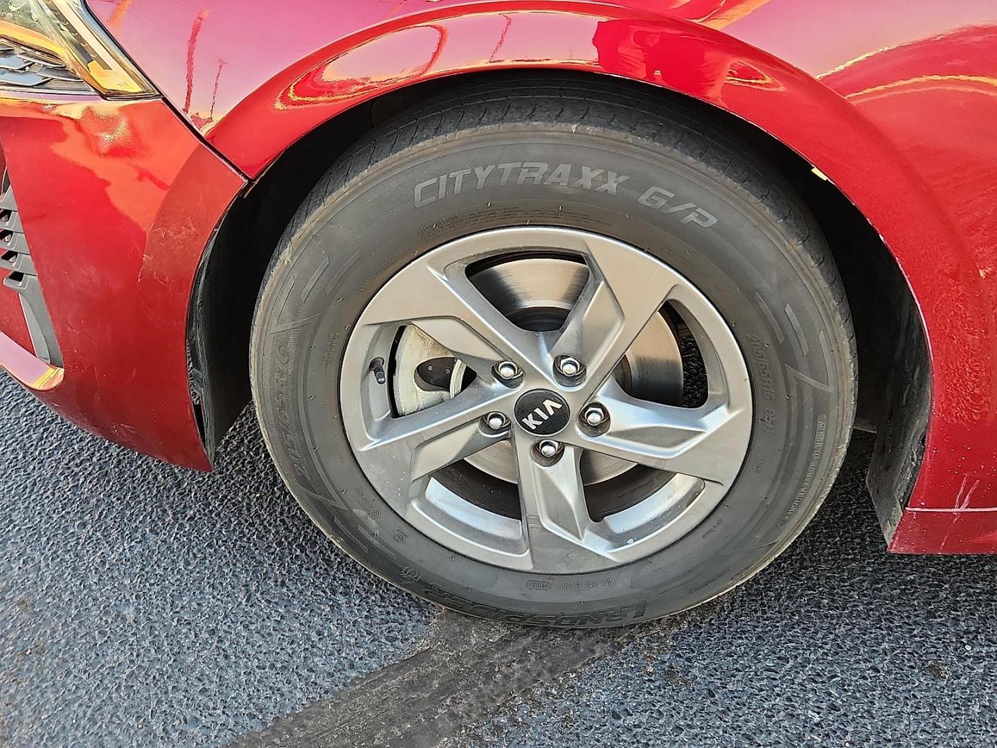 2021 RED Kia K5 LXS (5XXG14J28MG) with an Gamma-II 1.6L I-4 gasoline direct injection, DOHC, CVVD variable valve control, intercooled turbo, regular unleaded, engine with 180HP engine, located at 4711 Ave Q, Lubbock, TX, 79412, (806) 687-2362, 33.551304, -101.855293 - Photo#6