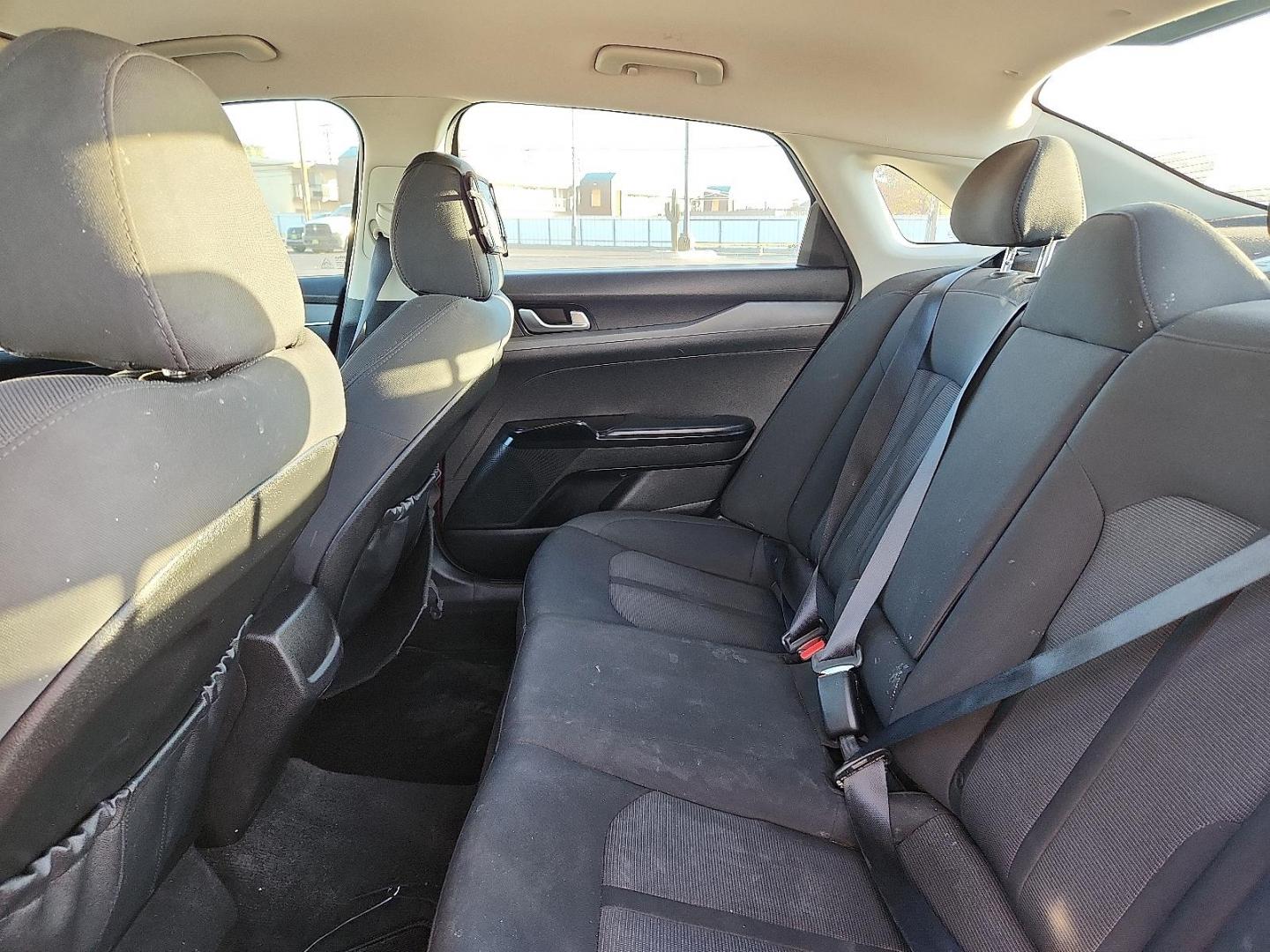 2021 RED Kia K5 LXS (5XXG14J28MG) with an Gamma-II 1.6L I-4 gasoline direct injection, DOHC, CVVD variable valve control, intercooled turbo, regular unleaded, engine with 180HP engine, located at 4711 Ave Q, Lubbock, TX, 79412, (806) 687-2362, 33.551304, -101.855293 - Photo#7