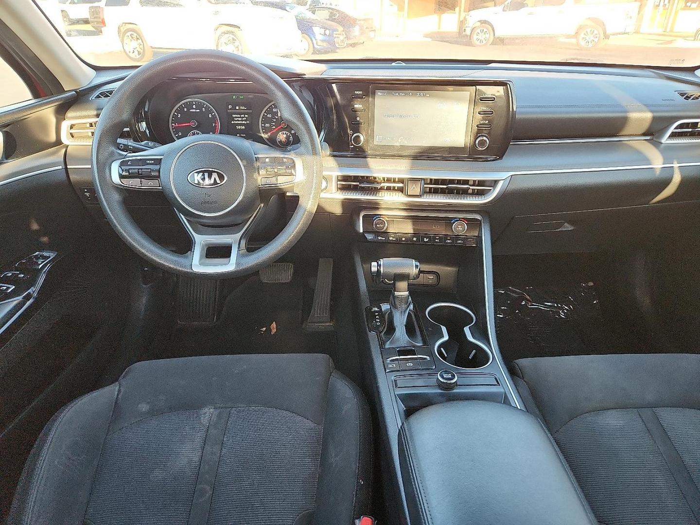 2021 RED Kia K5 LXS (5XXG14J28MG) with an Gamma-II 1.6L I-4 gasoline direct injection, DOHC, CVVD variable valve control, intercooled turbo, regular unleaded, engine with 180HP engine, located at 4711 Ave Q, Lubbock, TX, 79412, (806) 687-2362, 33.551304, -101.855293 - Photo#8