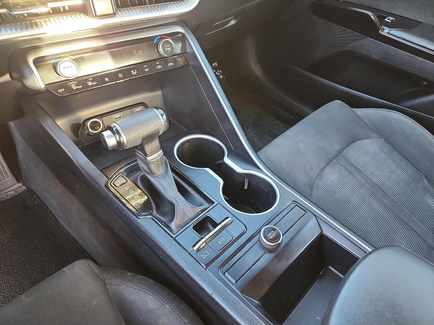 2021 RED Kia K5 LXS (5XXG14J28MG) with an Gamma-II 1.6L I-4 gasoline direct injection, DOHC, CVVD variable valve control, intercooled turbo, regular unleaded, engine with 180HP engine, located at 4711 Ave Q, Lubbock, TX, 79412, (806) 687-2362, 33.551304, -101.855293 - Photo#15