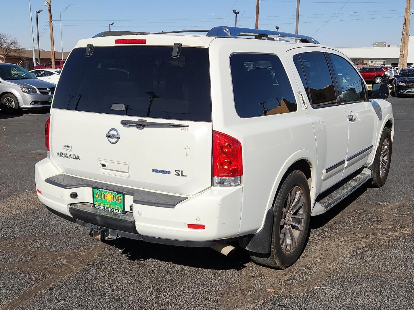 2015 WHITE Nissan Armada SL (5N1BA0ND6FN) with an Endurance 5.6L V-8 DOHC, variable valve control, regular unleaded, engine with 317HP engine, located at 4711 Ave Q, Lubbock, TX, 79412, (806) 687-2362, 33.551304, -101.855293 - Photo#3
