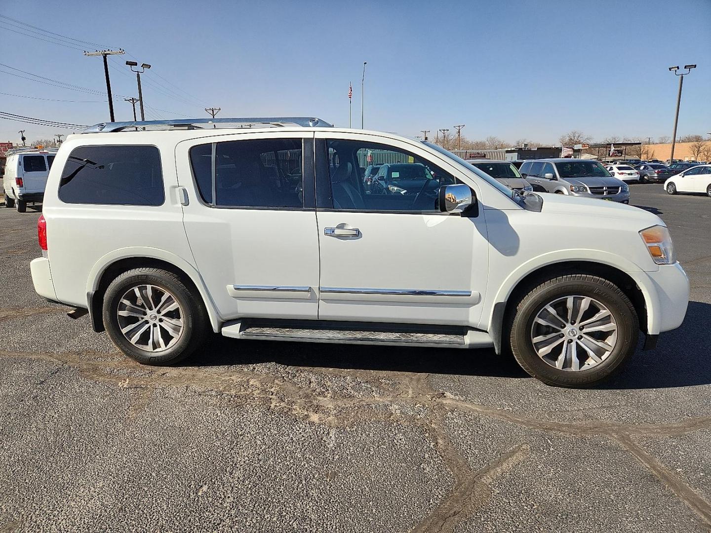 2015 WHITE Nissan Armada SL (5N1BA0ND6FN) with an Endurance 5.6L V-8 DOHC, variable valve control, regular unleaded, engine with 317HP engine, located at 4711 Ave Q, Lubbock, TX, 79412, (806) 687-2362, 33.551304, -101.855293 - Photo#4