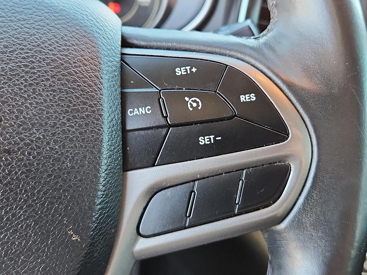 2019 WHITE Jeep Cherokee Latitude Plus FWD (1C4PJLLB0KD) with an MultiAir2 Tigershark 2.4L I-4 variable valve control, regular unleaded, engine with 180HP engine, located at 4711 Ave Q, Lubbock, TX, 79412, (806) 687-2362, 33.551304, -101.855293 - Photo#23