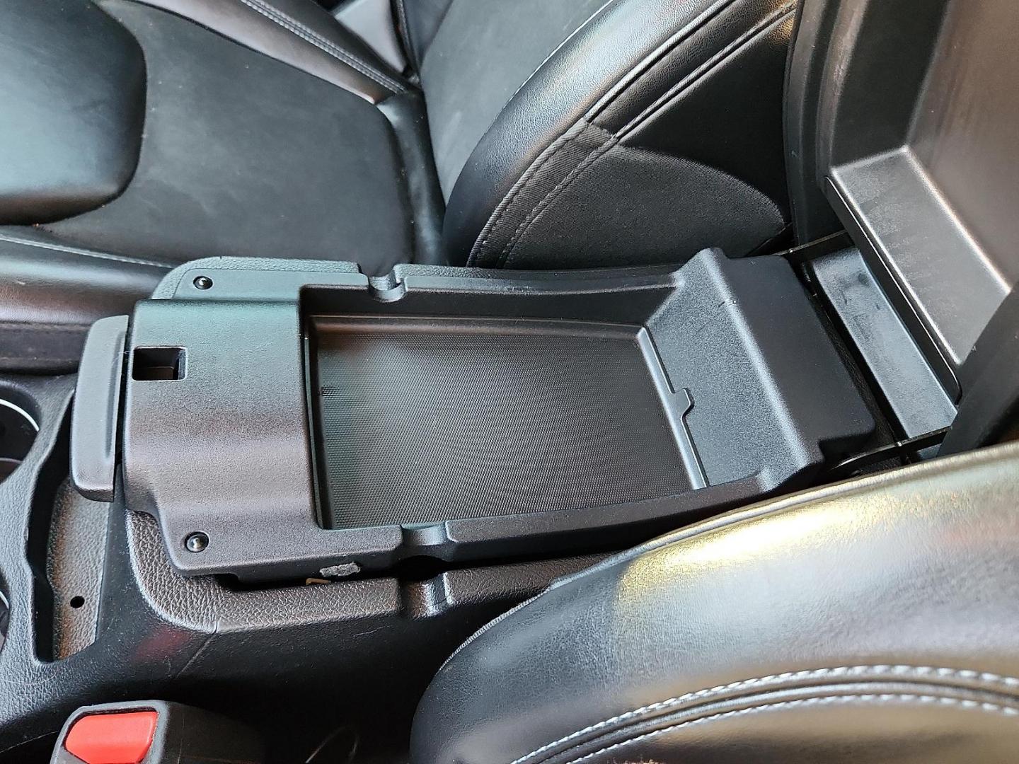 2019 WHITE Jeep Cherokee Latitude Plus FWD (1C4PJLLB0KD) with an MultiAir2 Tigershark 2.4L I-4 variable valve control, regular unleaded, engine with 180HP engine, located at 4711 Ave Q, Lubbock, TX, 79412, (806) 687-2362, 33.551304, -101.855293 - Photo#29