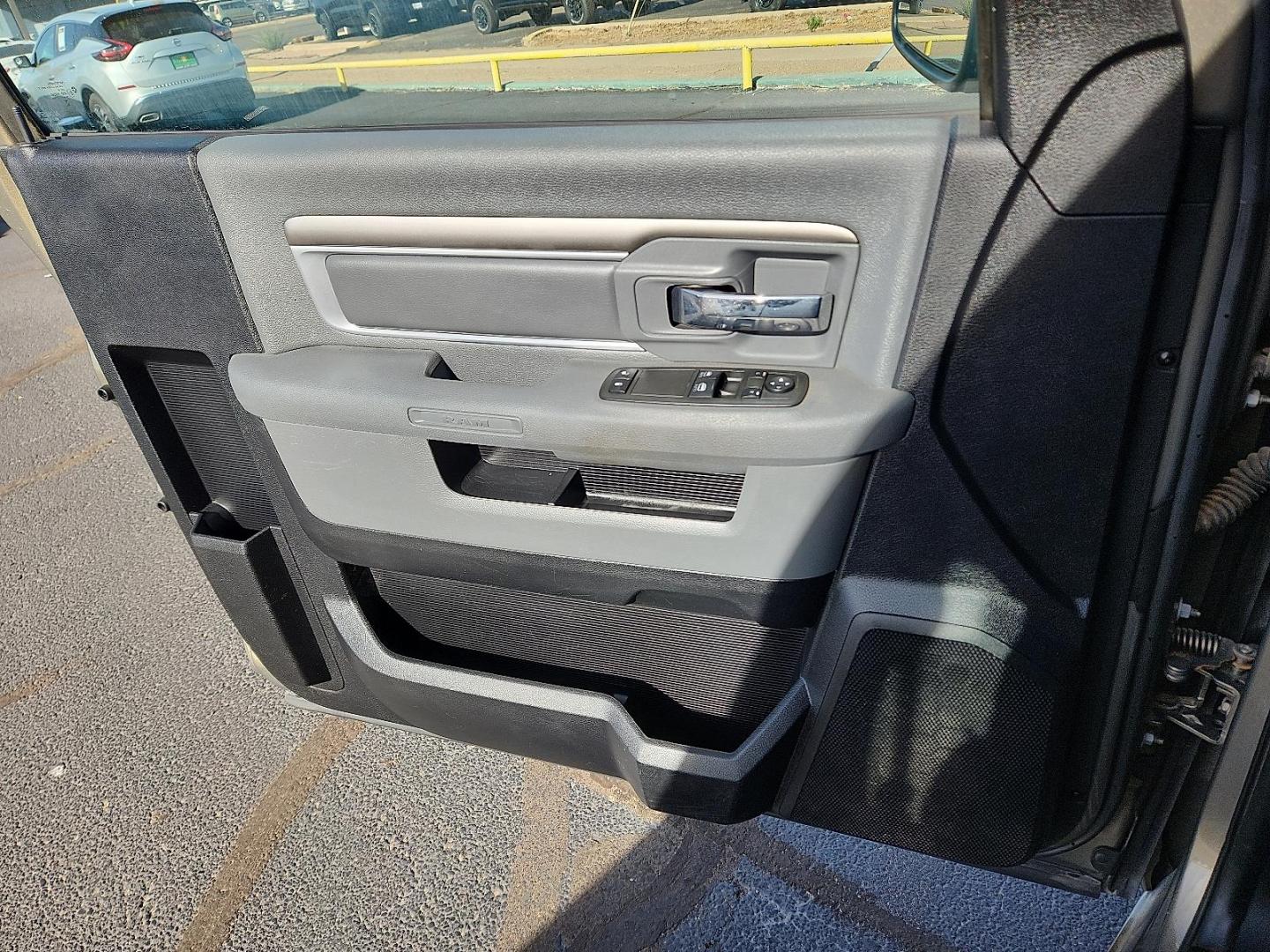 2014 GOLD Ram 1500 Tradesman (3C6JR7DG0EG) with an 3.6L V-6 DOHC, variable valve control, regular unleaded, engine with 305HP engine, located at 4711 Ave Q, Lubbock, TX, 79412, (806) 687-2362, 33.551304, -101.855293 - Photo#10