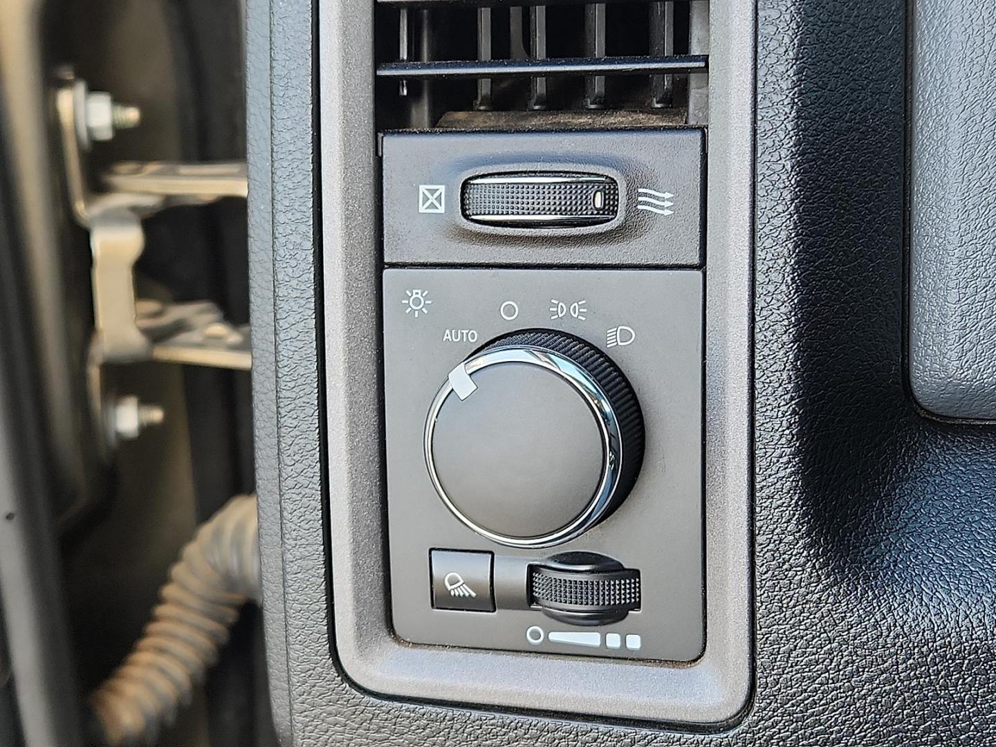 2014 GOLD Ram 1500 Tradesman (3C6JR7DG0EG) with an 3.6L V-6 DOHC, variable valve control, regular unleaded, engine with 305HP engine, located at 4711 Ave Q, Lubbock, TX, 79412, (806) 687-2362, 33.551304, -101.855293 - Photo#18