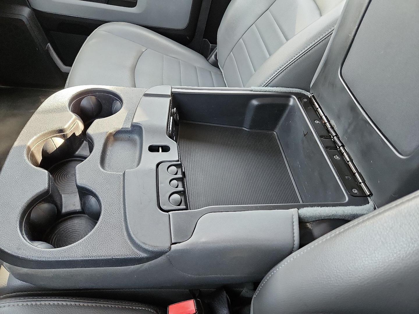 2014 GOLD Ram 1500 Tradesman (3C6JR7DG0EG) with an 3.6L V-6 DOHC, variable valve control, regular unleaded, engine with 305HP engine, located at 4711 Ave Q, Lubbock, TX, 79412, (806) 687-2362, 33.551304, -101.855293 - Photo#19