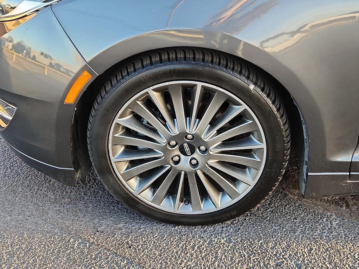 2016 GRAY Lincoln MKZ (3LN6L2G95GR) with an EcoBoost 2L I-4 gasoline direct injection, DOHC, variable valve control, intercooled turbo, premium unleaded, engine with 240HP engine, located at 4711 Ave Q, Lubbock, TX, 79412, (806) 687-2362, 33.551304, -101.855293 - Photo#6
