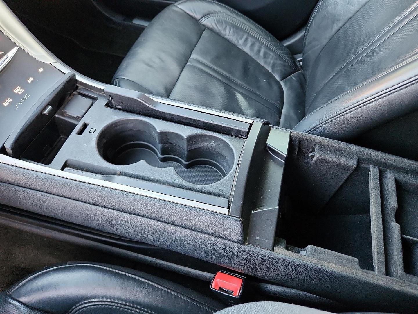 2016 GRAY Lincoln MKZ (3LN6L2G95GR) with an EcoBoost 2L I-4 gasoline direct injection, DOHC, variable valve control, intercooled turbo, premium unleaded, engine with 240HP engine, located at 4711 Ave Q, Lubbock, TX, 79412, (806) 687-2362, 33.551304, -101.855293 - Photo#17