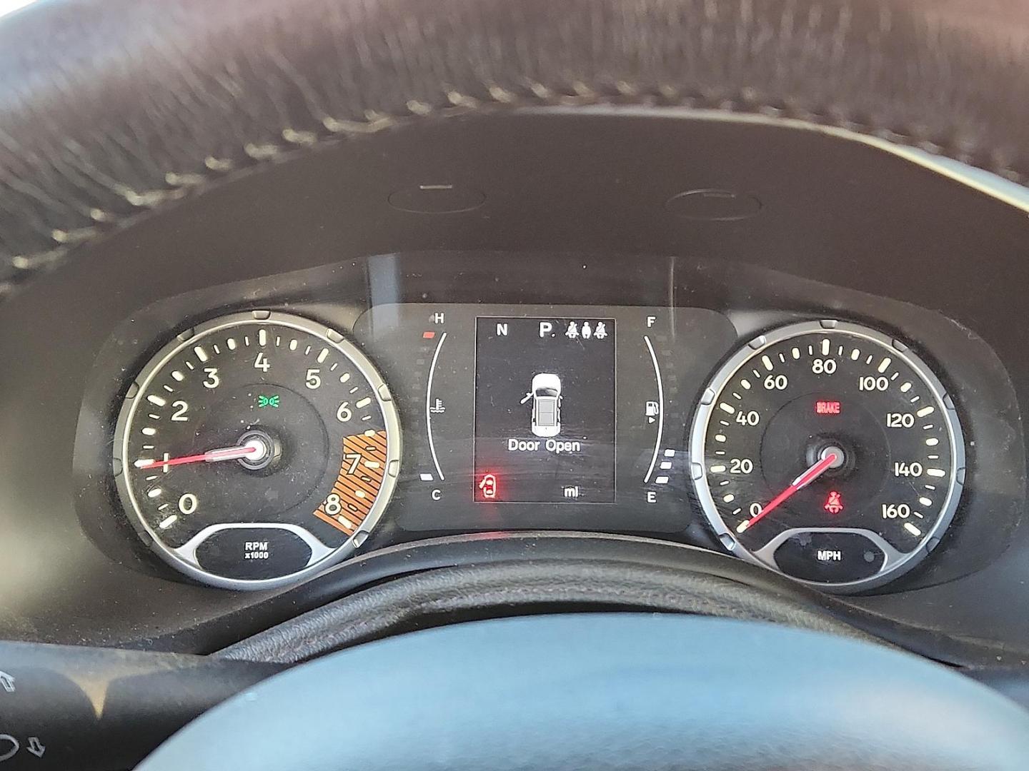 2019 RED Jeep Renegade Altitude FWD (ZACNJABB8KP) with an Tigershark MultiAir 2.4L I-4 variable valve control, regular unleaded, engine with 180HP engine, located at 4711 Ave Q, Lubbock, TX, 79412, (806) 687-2362, 33.551304, -101.855293 - Photo#15