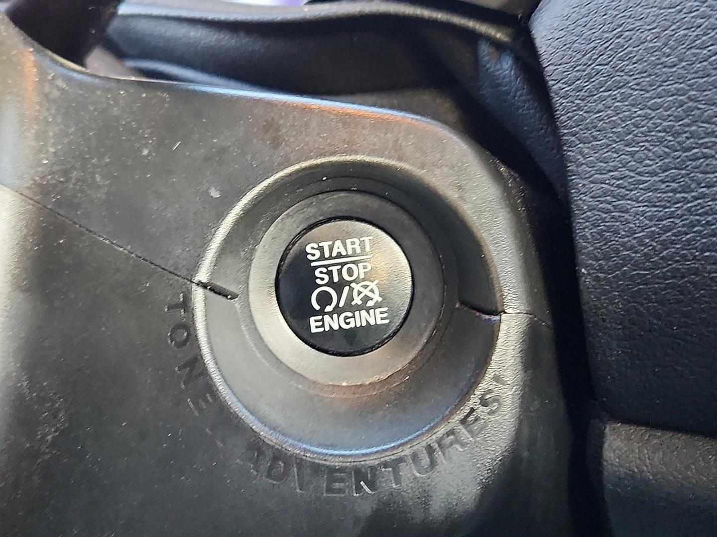 2019 RED Jeep Renegade Altitude FWD (ZACNJABB8KP) with an Tigershark MultiAir 2.4L I-4 variable valve control, regular unleaded, engine with 180HP engine, located at 4711 Ave Q, Lubbock, TX, 79412, (806) 687-2362, 33.551304, -101.855293 - Photo#19