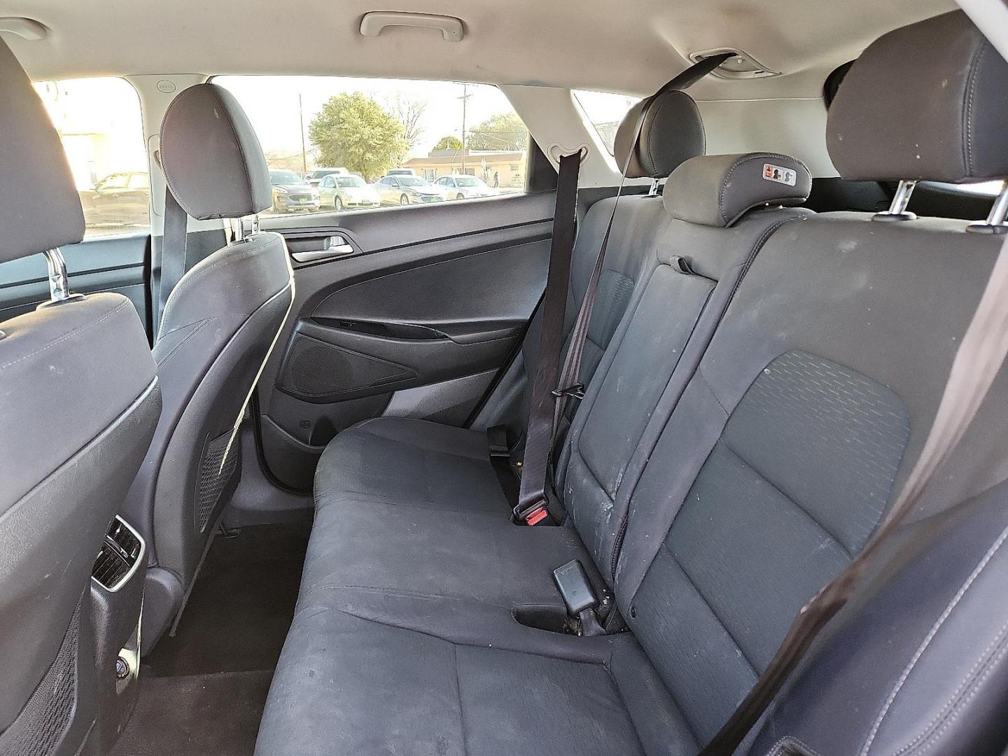 2019 BLACK Hyundai Tucson SEL (KM8J33AL3KU) with an Theta 2.4L I-4 gasoline direct injection, DOHC, CVVT variable valve control, regular unleaded, engine with 181HP engine, located at 4711 Ave Q, Lubbock, TX, 79412, (806) 687-2362, 33.551304, -101.855293 - Photo#8