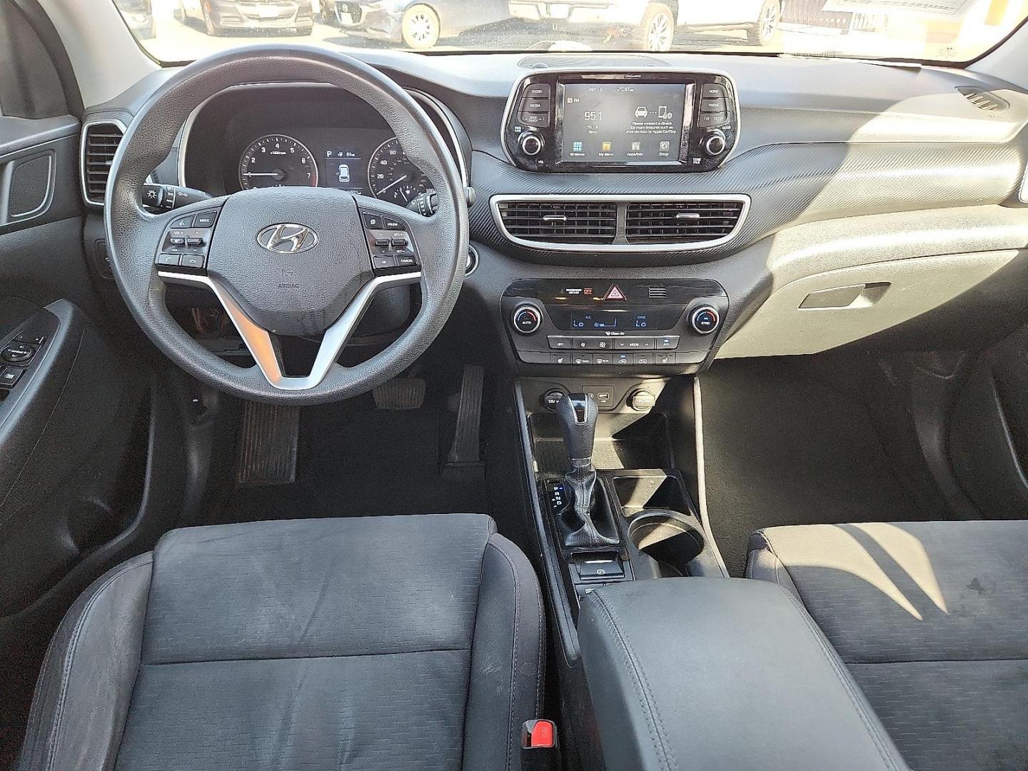 2019 BLACK Hyundai Tucson SEL (KM8J33AL3KU) with an Theta 2.4L I-4 gasoline direct injection, DOHC, CVVT variable valve control, regular unleaded, engine with 181HP engine, located at 4711 Ave Q, Lubbock, TX, 79412, (806) 687-2362, 33.551304, -101.855293 - Photo#9