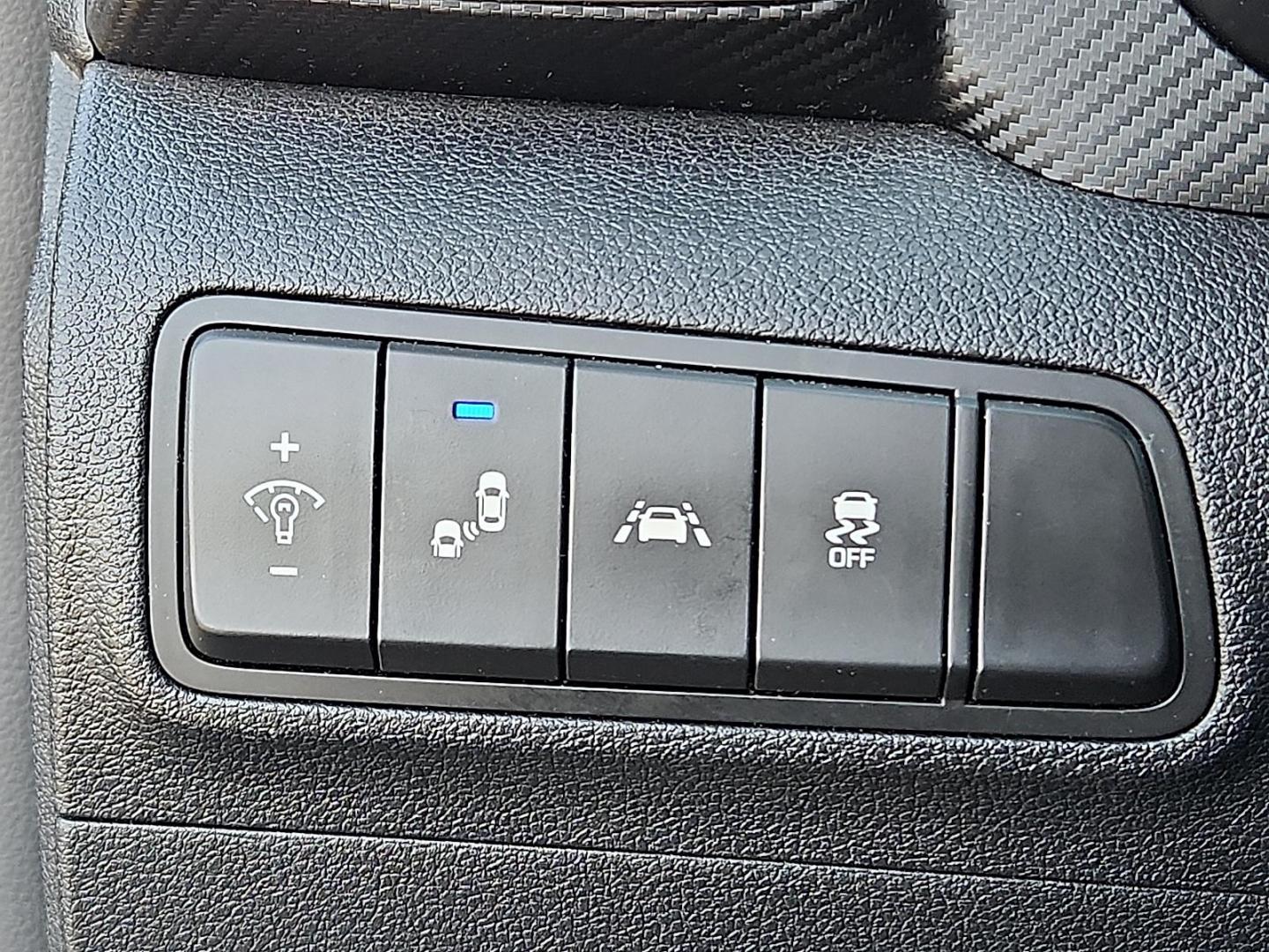 2019 BLACK Hyundai Tucson SEL (KM8J33AL3KU) with an Theta 2.4L I-4 gasoline direct injection, DOHC, CVVT variable valve control, regular unleaded, engine with 181HP engine, located at 4711 Ave Q, Lubbock, TX, 79412, (806) 687-2362, 33.551304, -101.855293 - Photo#16