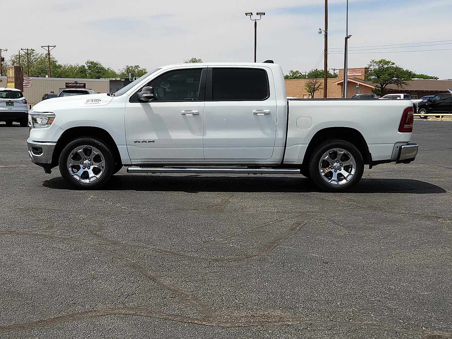 2019 WHITE /Black - X9 Ram 1500 Big Horn/Lone Star Crew Cab 4x2 5'7" Box (1C6RREFT8KN) with an HEMI 5.7L V-8 variable valve control, regular unleaded, engine with cylinder deactivation and 395HP engine, located at 4711 Ave Q, Lubbock, TX, 79412, (806) 687-2362, 33.551304, -101.855293 - Photo#1