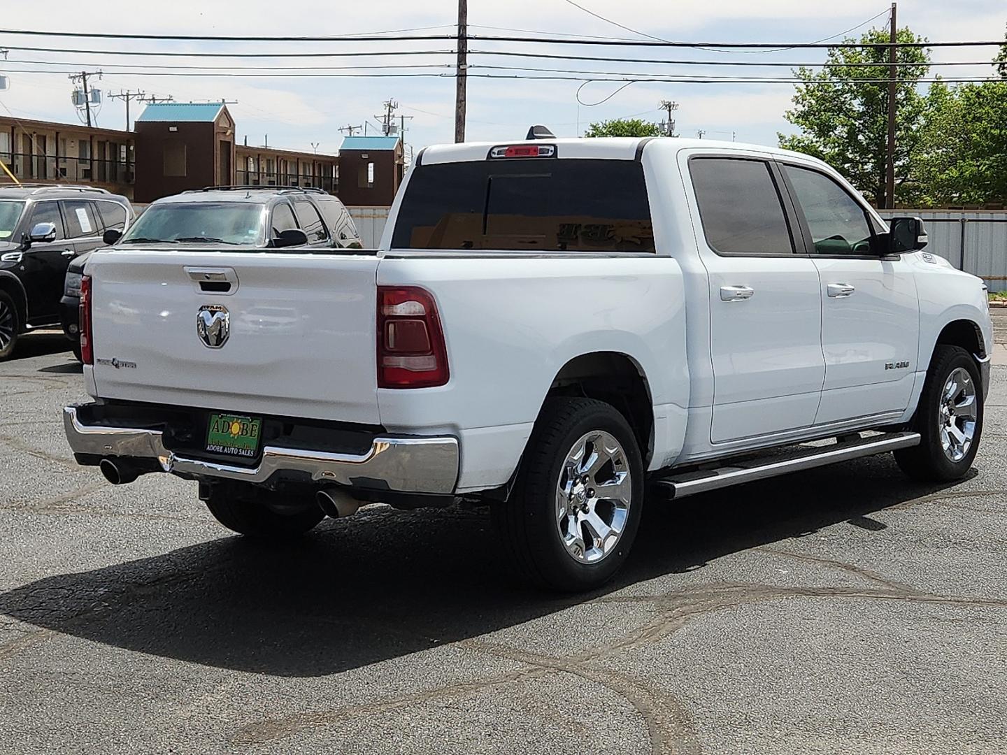 2019 WHITE /Black - X9 Ram 1500 Big Horn/Lone Star Crew Cab 4x2 5'7" Box (1C6RREFT8KN) with an HEMI 5.7L V-8 variable valve control, regular unleaded, engine with cylinder deactivation and 395HP engine, located at 4711 Ave Q, Lubbock, TX, 79412, (806) 687-2362, 33.551304, -101.855293 - Photo#3