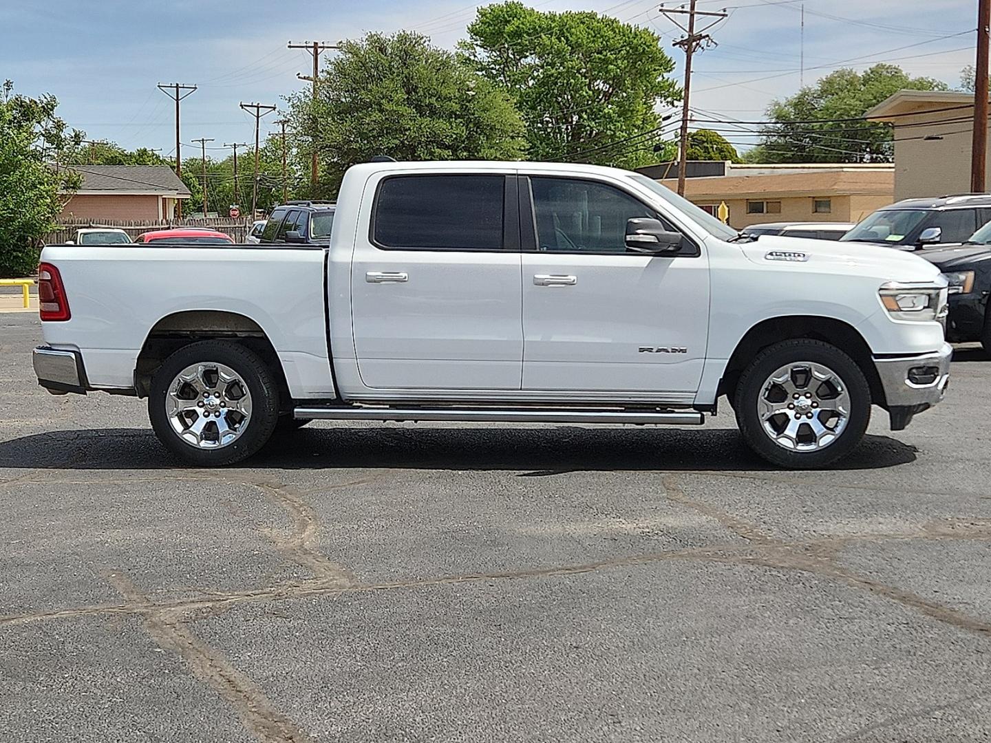 2019 WHITE /Black - X9 Ram 1500 Big Horn/Lone Star Crew Cab 4x2 5'7" Box (1C6RREFT8KN) with an HEMI 5.7L V-8 variable valve control, regular unleaded, engine with cylinder deactivation and 395HP engine, located at 4711 Ave Q, Lubbock, TX, 79412, (806) 687-2362, 33.551304, -101.855293 - Photo#4