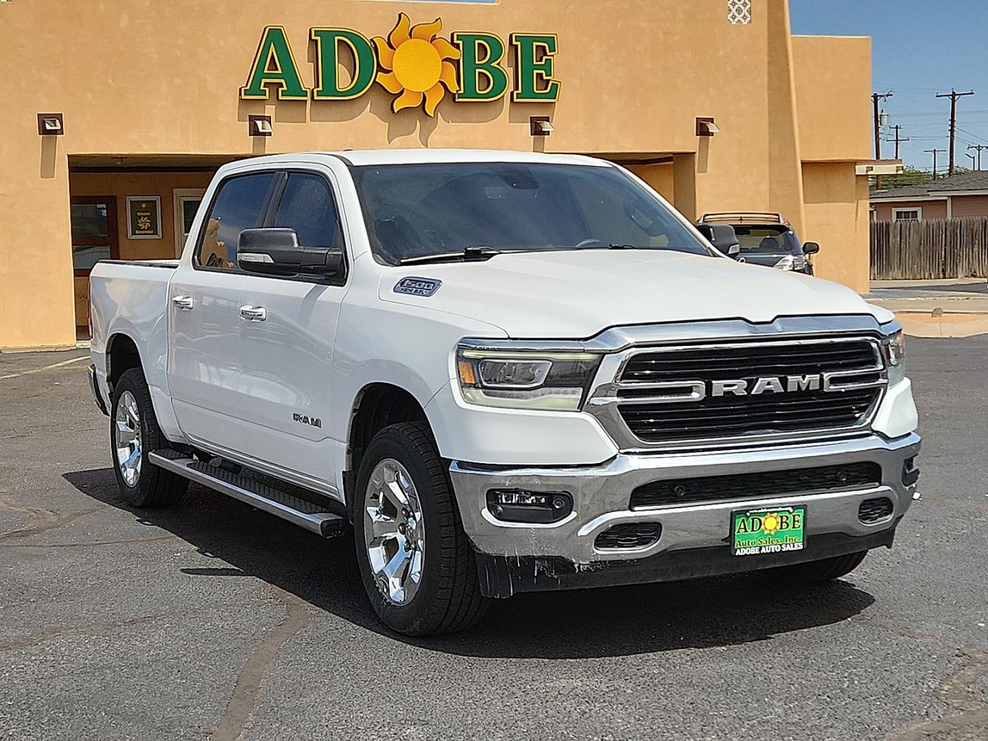 2019 WHITE /Black - X9 Ram 1500 Big Horn/Lone Star Crew Cab 4x2 5'7" Box (1C6RREFT8KN) with an HEMI 5.7L V-8 variable valve control, regular unleaded, engine with cylinder deactivation and 395HP engine, located at 4711 Ave Q, Lubbock, TX, 79412, (806) 687-2362, 33.551304, -101.855293 - Photo#5