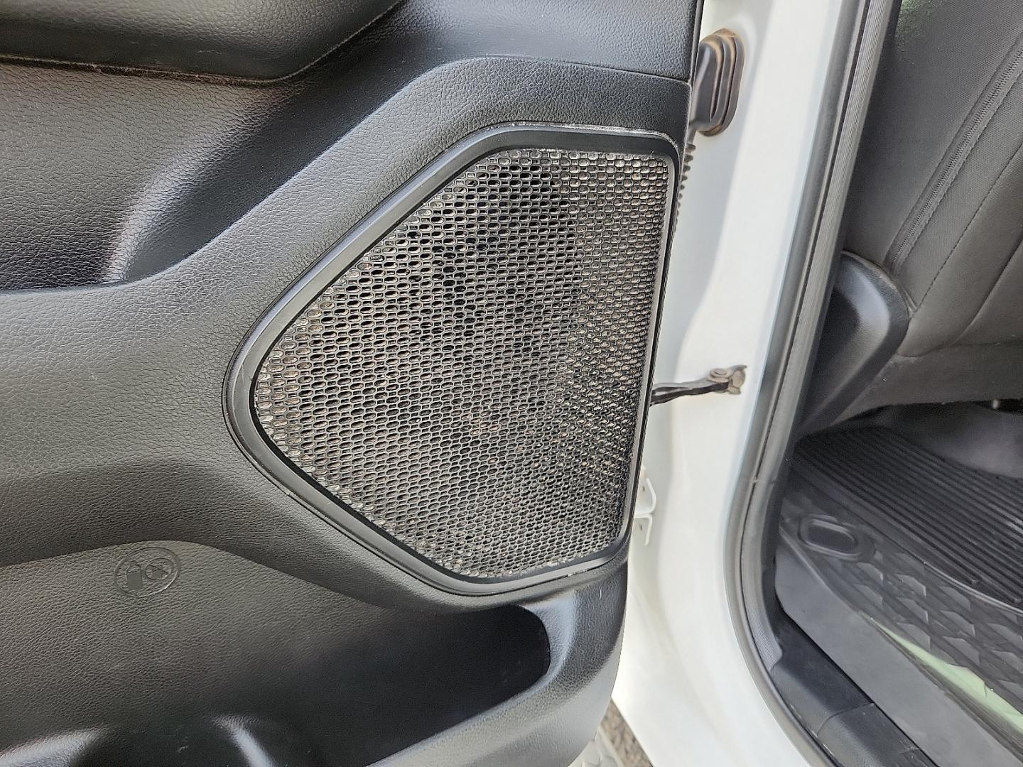 2019 WHITE /Black - X9 Ram 1500 Big Horn/Lone Star Crew Cab 4x2 5'7" Box (1C6RREFT8KN) with an HEMI 5.7L V-8 variable valve control, regular unleaded, engine with cylinder deactivation and 395HP engine, located at 4711 Ave Q, Lubbock, TX, 79412, (806) 687-2362, 33.551304, -101.855293 - Photo#16