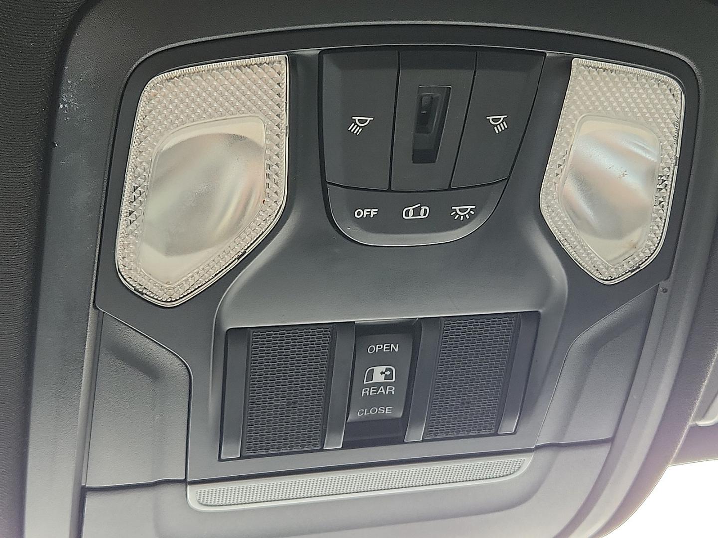 2019 WHITE /Black - X9 Ram 1500 Big Horn/Lone Star Crew Cab 4x2 5'7" Box (1C6RREFT8KN) with an HEMI 5.7L V-8 variable valve control, regular unleaded, engine with cylinder deactivation and 395HP engine, located at 4711 Ave Q, Lubbock, TX, 79412, (806) 687-2362, 33.551304, -101.855293 - Photo#19