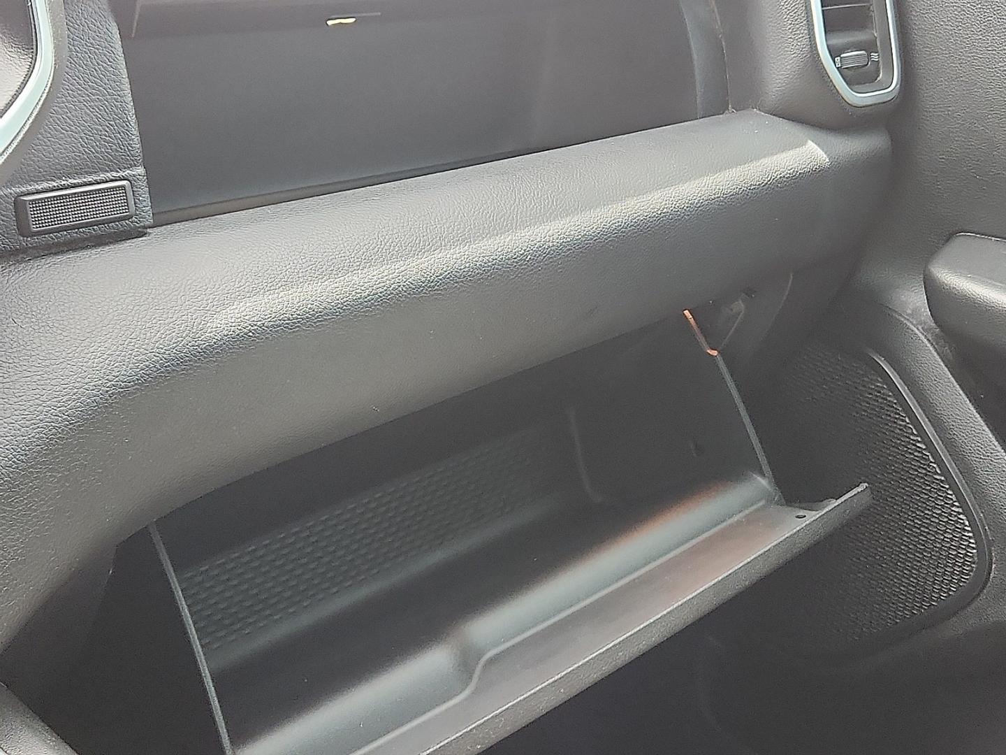 2019 WHITE /Black - X9 Ram 1500 Big Horn/Lone Star Crew Cab 4x2 5'7" Box (1C6RREFT8KN) with an HEMI 5.7L V-8 variable valve control, regular unleaded, engine with cylinder deactivation and 395HP engine, located at 4711 Ave Q, Lubbock, TX, 79412, (806) 687-2362, 33.551304, -101.855293 - Photo#21