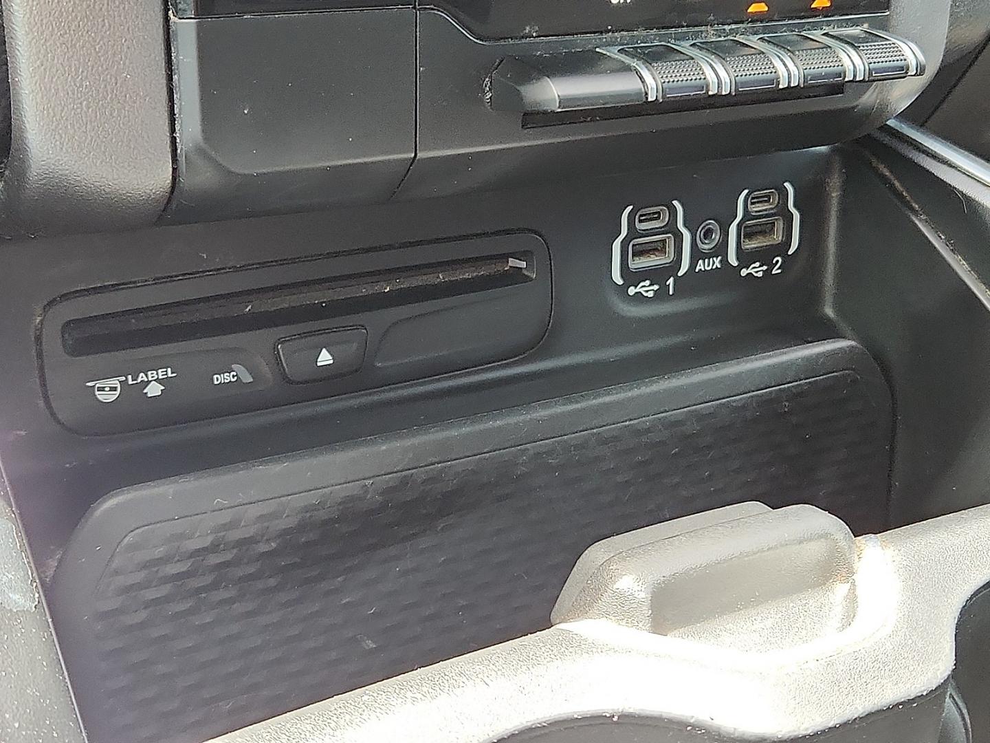 2019 WHITE /Black - X9 Ram 1500 Big Horn/Lone Star Crew Cab 4x2 5'7" Box (1C6RREFT8KN) with an HEMI 5.7L V-8 variable valve control, regular unleaded, engine with cylinder deactivation and 395HP engine, located at 4711 Ave Q, Lubbock, TX, 79412, (806) 687-2362, 33.551304, -101.855293 - Photo#24