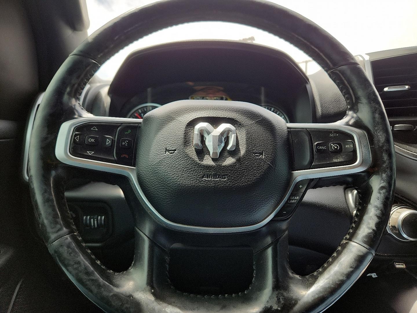 2019 WHITE /Black - X9 Ram 1500 Big Horn/Lone Star Crew Cab 4x2 5'7" Box (1C6RREFT8KN) with an HEMI 5.7L V-8 variable valve control, regular unleaded, engine with cylinder deactivation and 395HP engine, located at 4711 Ave Q, Lubbock, TX, 79412, (806) 687-2362, 33.551304, -101.855293 - Photo#28