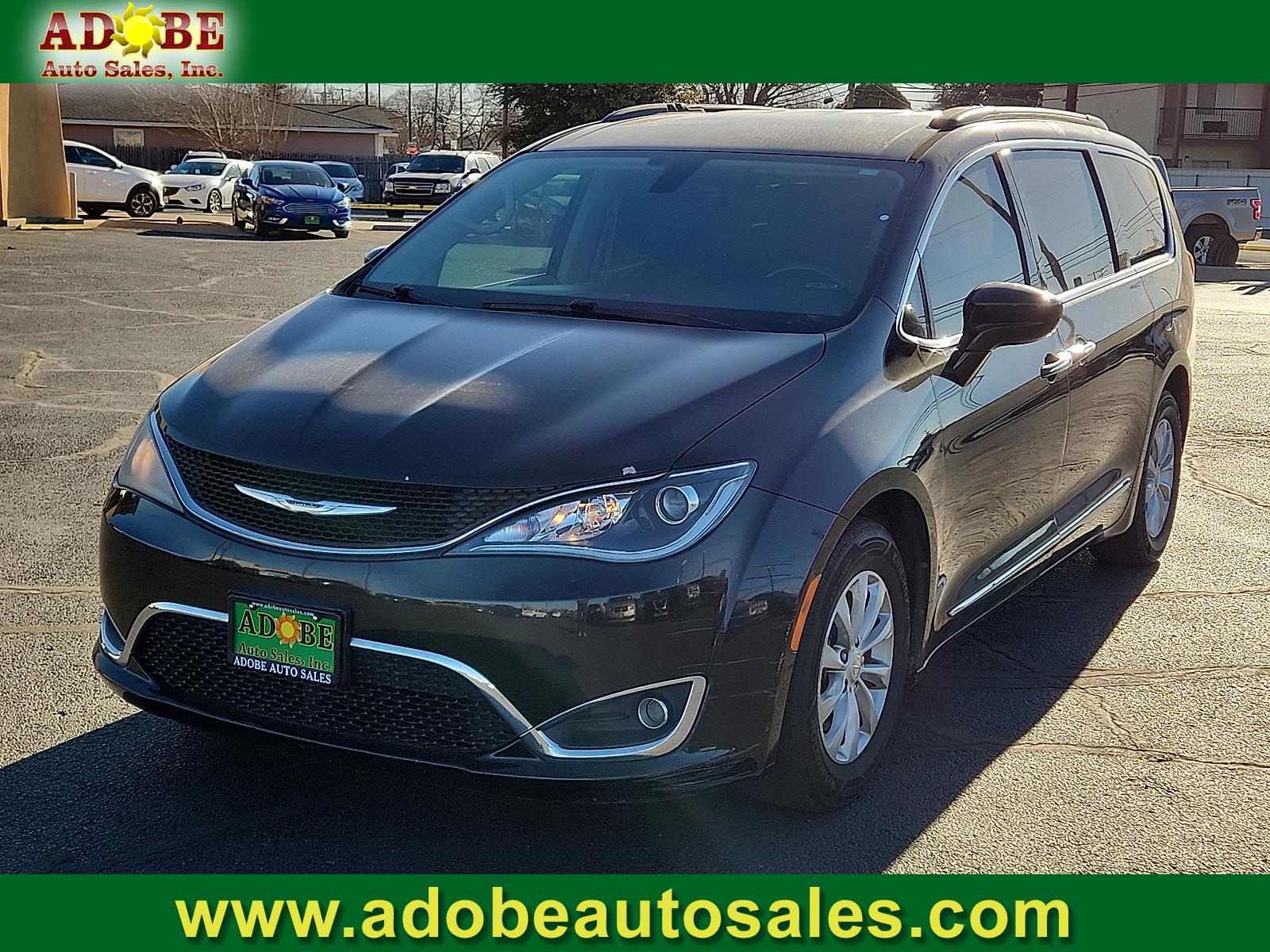 photo of 2017 Chrysler Pacifica Touring-L