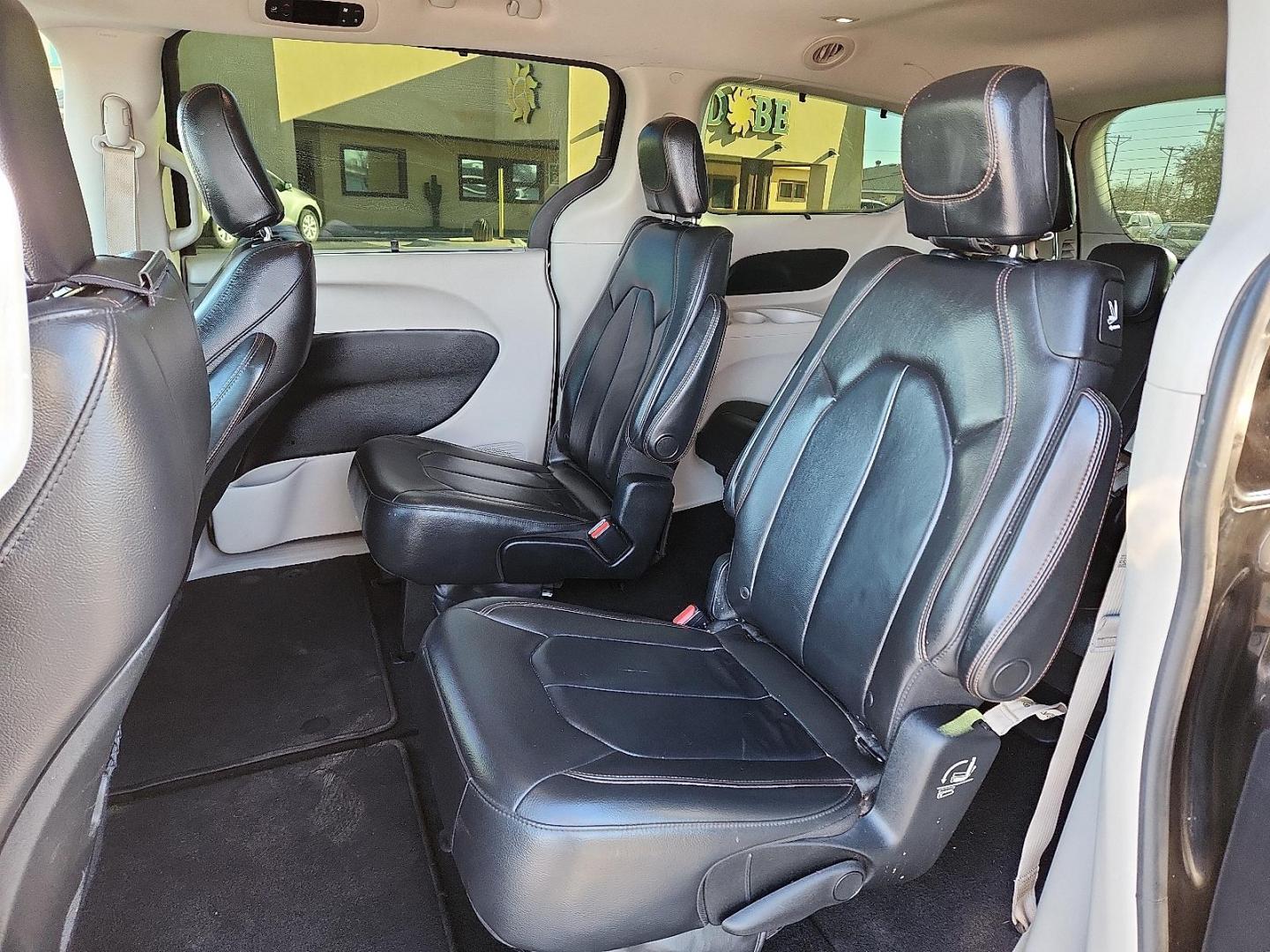 2017 BLACK Chrysler Pacifica Touring-L (2C4RC1BG1HR) with an Pentastar 3.6L V-6 DOHC, variable valve control, regular unleaded, engine with 287HP engine, located at 4711 Ave Q, Lubbock, TX, 79412, (806) 687-2362, 33.551304, -101.855293 - Photo#8