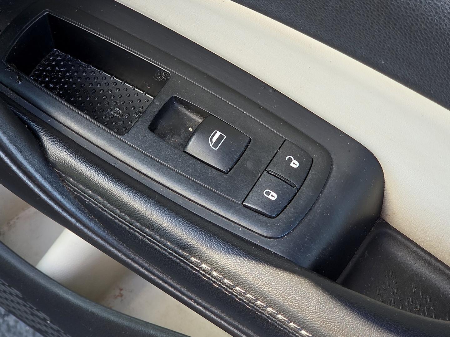 2014 Pitch Black Clearcoat - PX8 /Ceramic White/Black - XW Dodge Dart Limited (1C3CDFCB6ED) with an MultiAir 2.4L I-4 variable valve control, regular gasoline, engine with 184HP engine, located at 4711 Ave Q, Lubbock, TX, 79412, (806) 687-2362, 33.551304, -101.855293- Photo#11