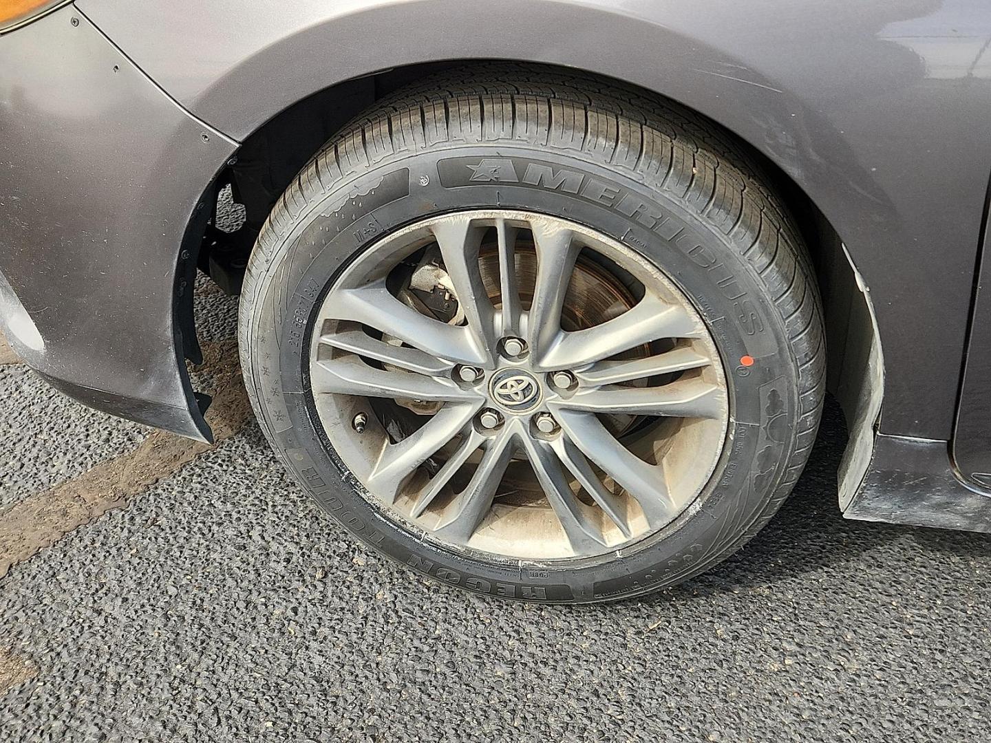 2016 GRAY Toyota Camry XLE (4T1BF1FK0GU) with an 2.5L I-4 DOHC, variable valve control, regular unleaded, engine with 178HP engine, located at 4711 Ave Q, Lubbock, TX, 79412, (806) 687-2362, 33.551304, -101.855293 - Photo#6