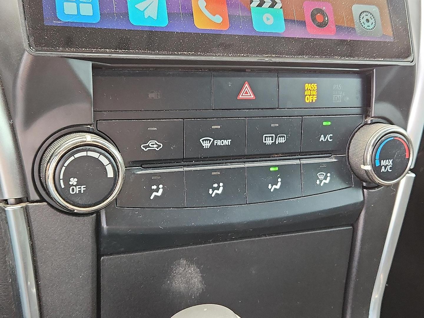 2016 GRAY Toyota Camry XLE (4T1BF1FK0GU) with an 2.5L I-4 DOHC, variable valve control, regular unleaded, engine with 178HP engine, located at 4711 Ave Q, Lubbock, TX, 79412, (806) 687-2362, 33.551304, -101.855293 - Photo#15