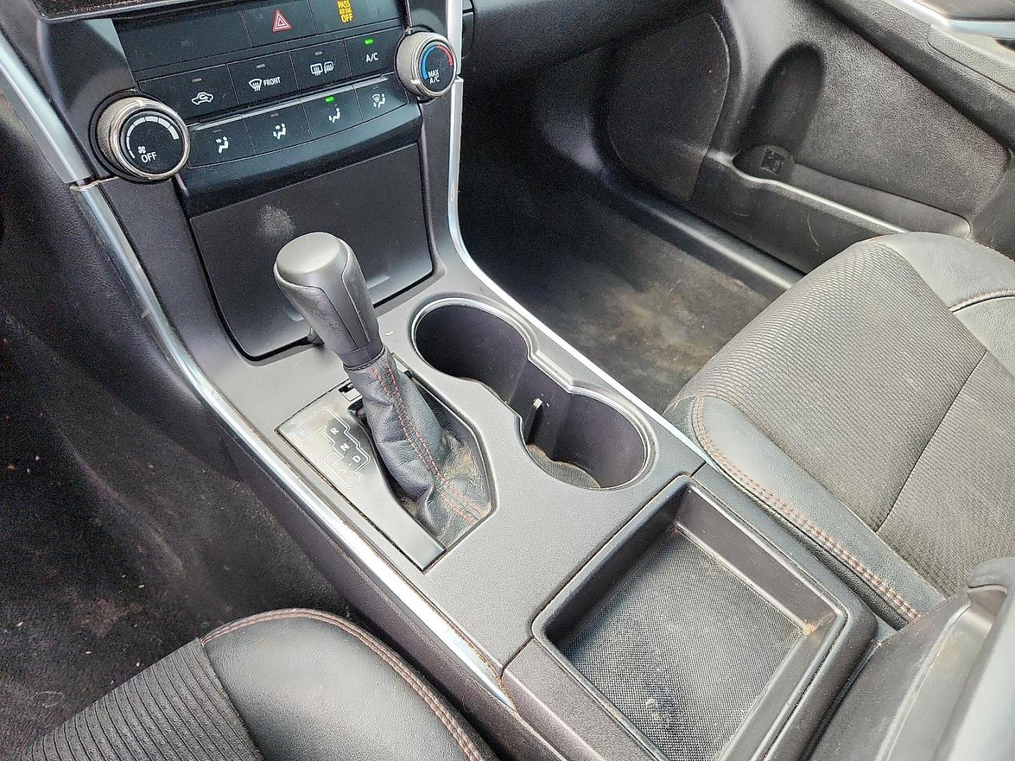 2016 GRAY Toyota Camry XLE (4T1BF1FK0GU) with an 2.5L I-4 DOHC, variable valve control, regular unleaded, engine with 178HP engine, located at 4711 Ave Q, Lubbock, TX, 79412, (806) 687-2362, 33.551304, -101.855293 - Photo#18