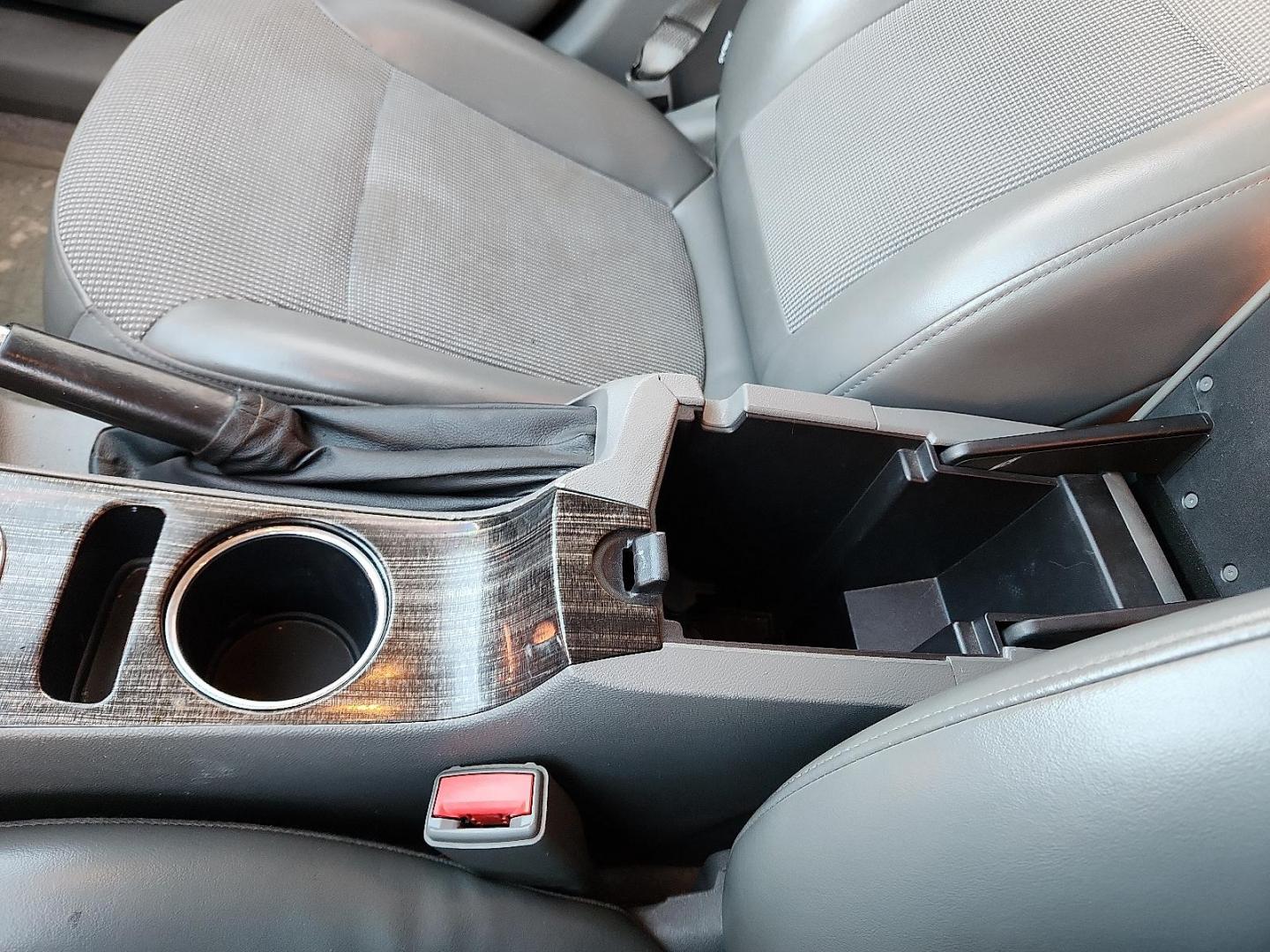 2016 RED Chevrolet Malibu Limited LT (1G11C5SA5GF) with an 2.5L I-4 gasoline direct injection, DOHC, variable valve control, regular unleaded, engine with 202HP engine, located at 4711 Ave Q, Lubbock, TX, 79412, (806) 687-2362, 33.551304, -101.855293 - Photo#19