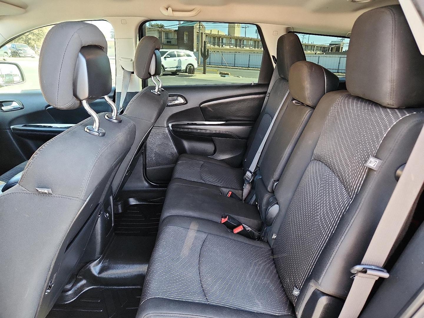 2020 GRAY Dodge Journey SE Value (3C4PDCAB3LT) with an Tigershark MultiAir 2.4L I-4 DOHC, VVT variable valve control, regular unleaded, engine with 173HP engine, located at 4711 Ave Q, Lubbock, TX, 79412, (806) 687-2362, 33.551304, -101.855293 - Photo#7