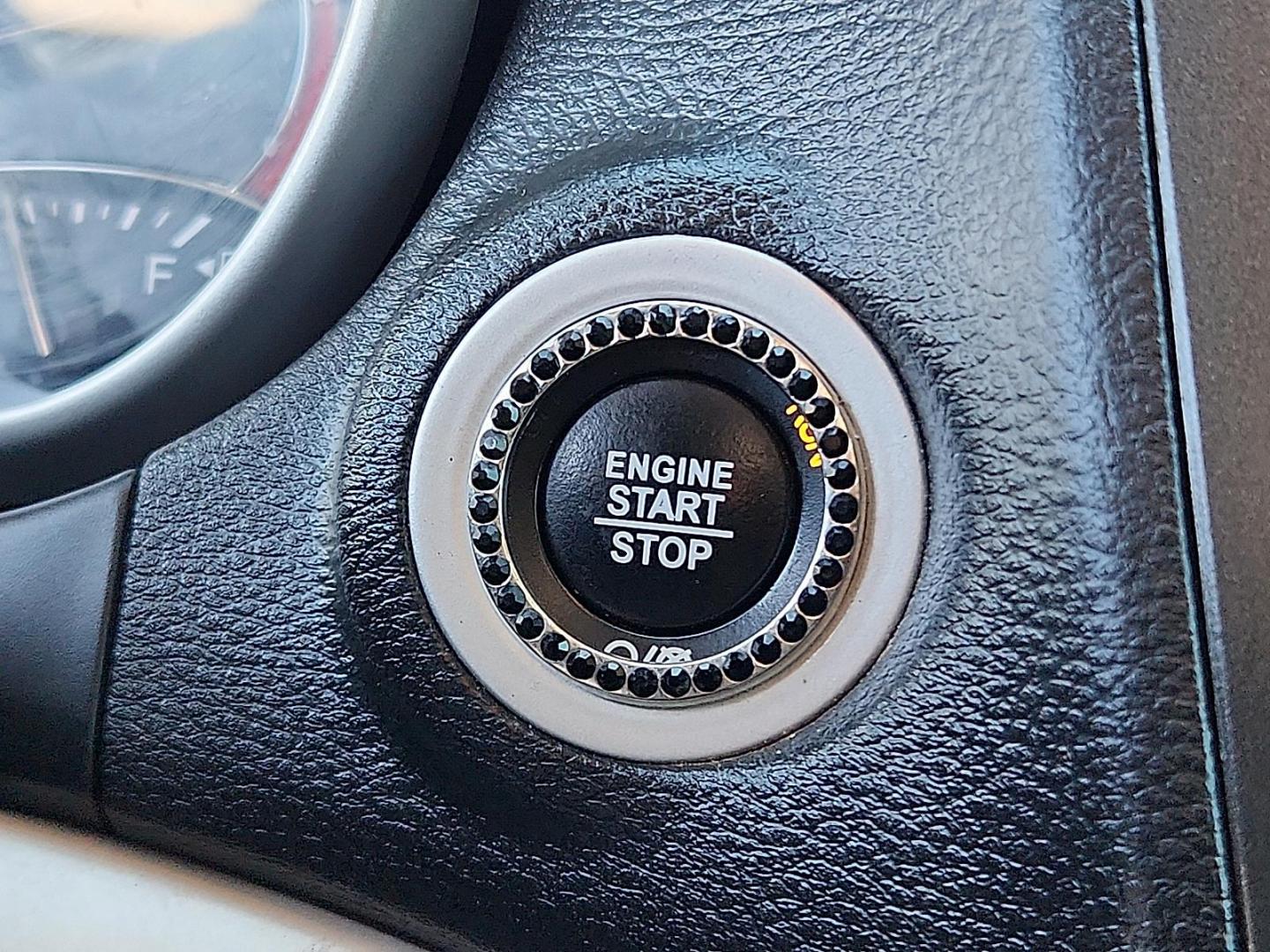 2020 GRAY Dodge Journey SE Value (3C4PDCAB3LT) with an Tigershark MultiAir 2.4L I-4 DOHC, VVT variable valve control, regular unleaded, engine with 173HP engine, located at 4711 Ave Q, Lubbock, TX, 79412, (806) 687-2362, 33.551304, -101.855293 - Photo#13