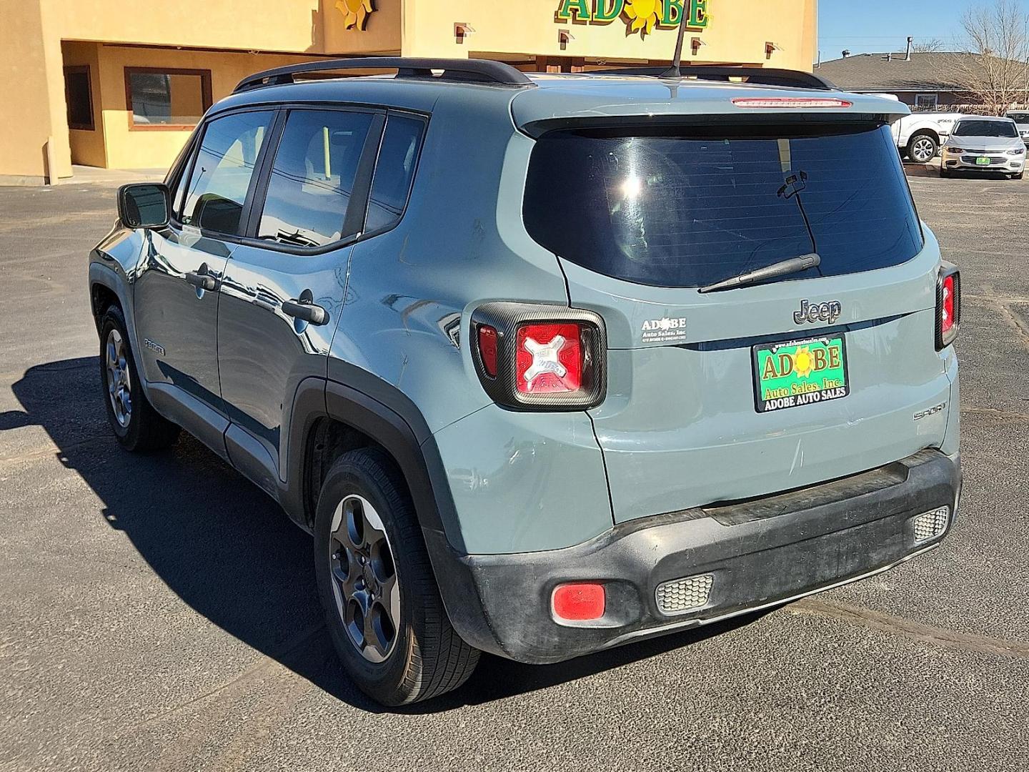 2017 GRAY Jeep Renegade Sport FWD (ZACCJAAH9HP) with an MultiAir 1.4L I-4 variable valve control, intercooled turbo, premium unleaded, engine with 160HP engine, located at 4711 Ave Q, Lubbock, TX, 79412, (806) 687-2362, 33.551304, -101.855293 - Photo#2