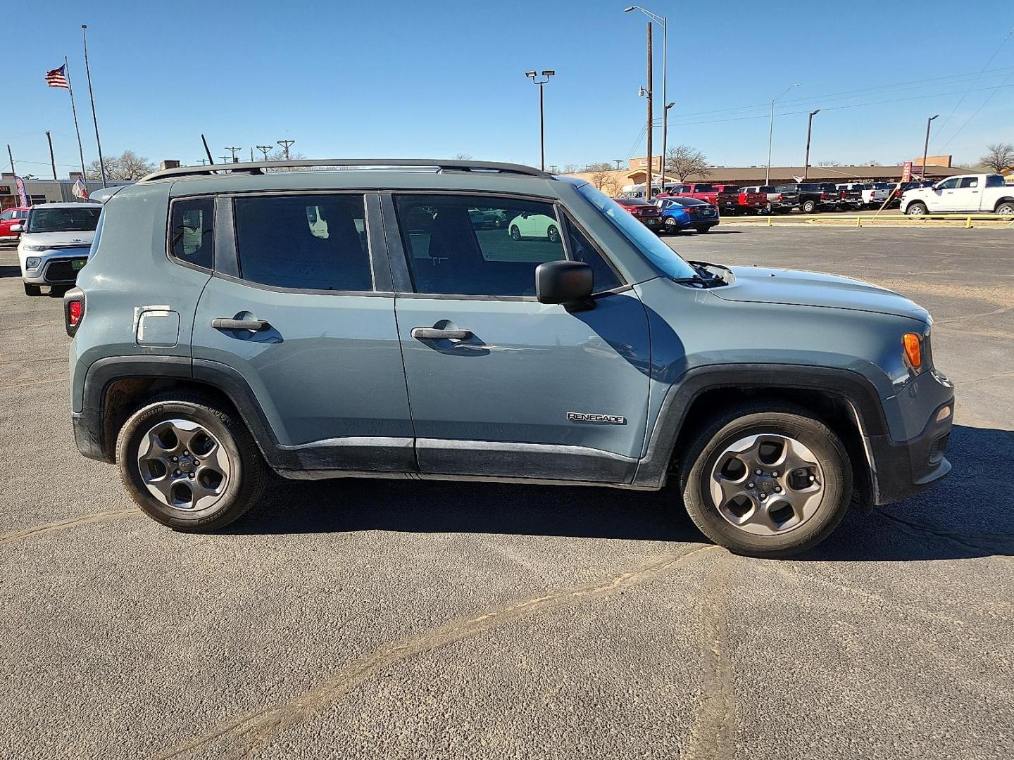 2017 GRAY Jeep Renegade Sport FWD (ZACCJAAH9HP) with an MultiAir 1.4L I-4 variable valve control, intercooled turbo, premium unleaded, engine with 160HP engine, located at 4711 Ave Q, Lubbock, TX, 79412, (806) 687-2362, 33.551304, -101.855293 - Photo#4