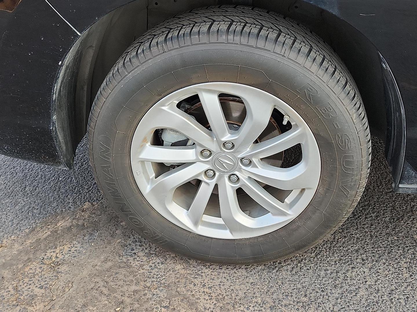 2017 BLACK Acura RDX w/AcuraWatch Plus Package (5J8TB3H33HL) with an 3.5L V-6 i-VTEC variable valve control, premium unleaded, engine with cylinder deactivation and 279HP engine, located at 4711 Ave Q, Lubbock, TX, 79412, (806) 687-2362, 33.551304, -101.855293 - Photo#6