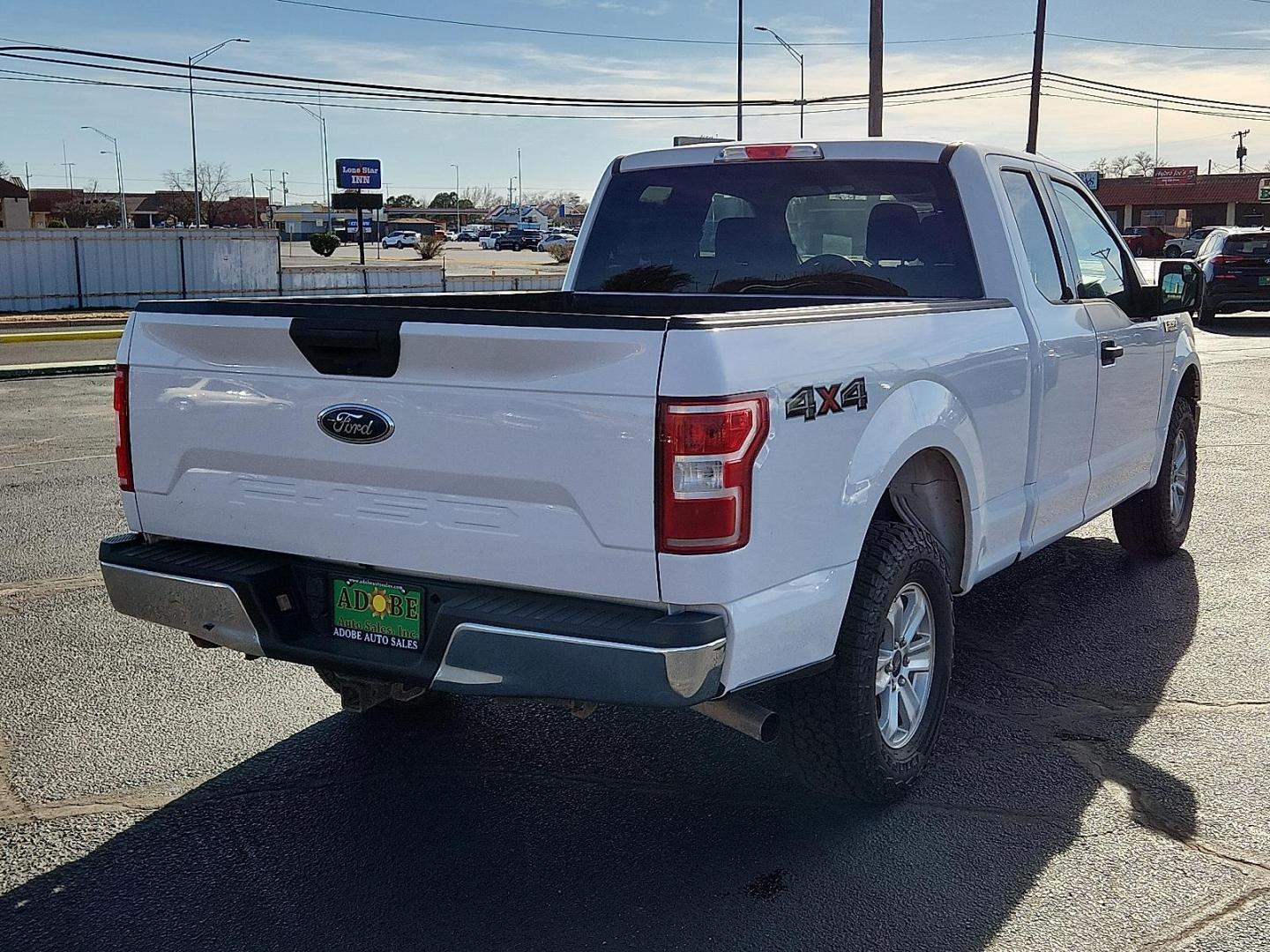 2019 WHITE Ford F-150 XLT (1FTFX1E58KK) with an 5L V-8 port/direct injection, DOHC, variable valve control, regular unleaded, engine with 395HP engine, located at 4711 Ave Q, Lubbock, TX, 79412, (806) 687-2362, 33.551304, -101.855293 - Photo#3