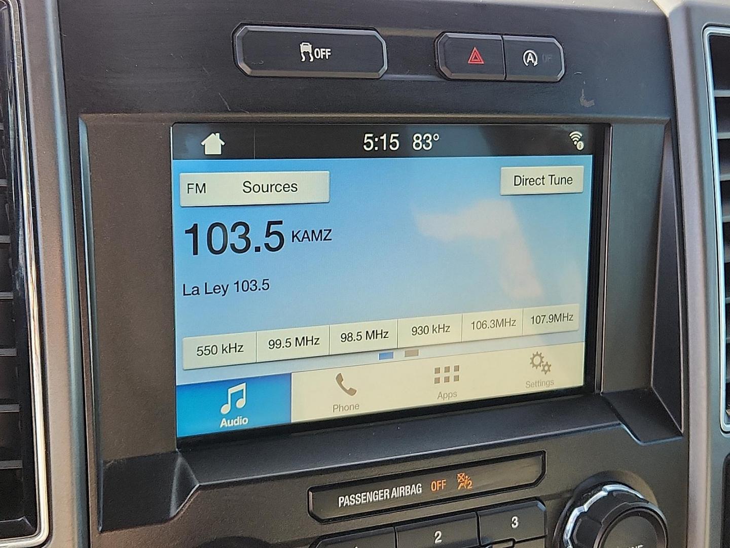 2019 WHITE Ford F-150 XLT (1FTFX1E58KK) with an 5L V-8 port/direct injection, DOHC, variable valve control, regular unleaded, engine with 395HP engine, located at 4711 Ave Q, Lubbock, TX, 79412, (806) 687-2362, 33.551304, -101.855293 - Photo#14