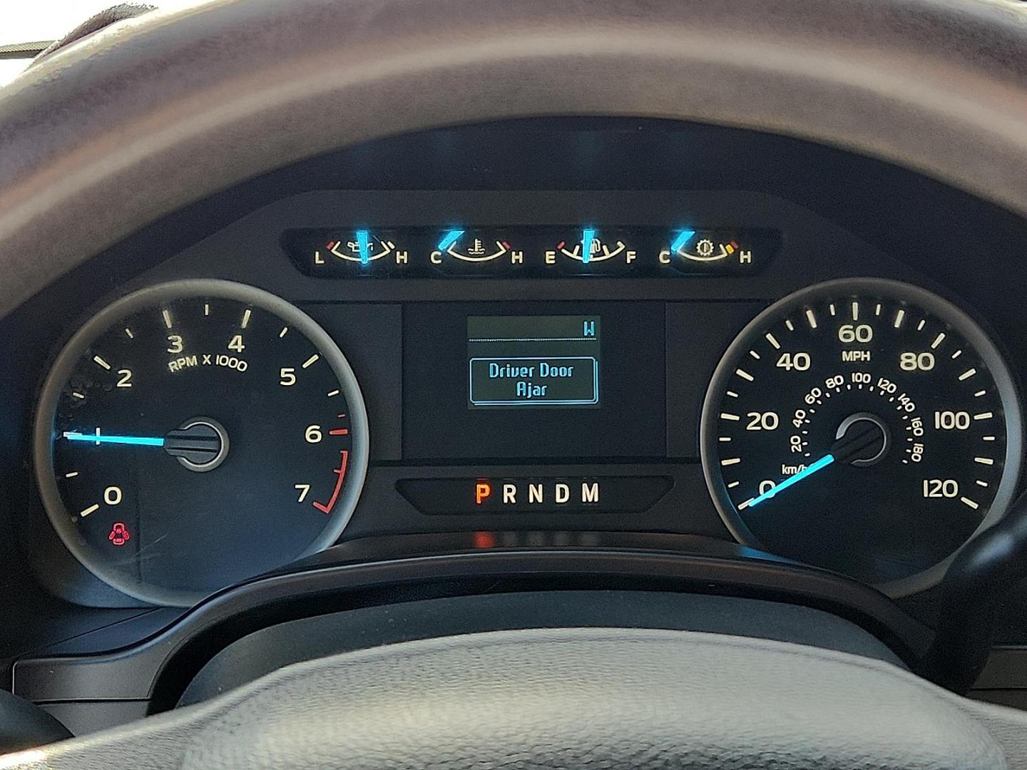 2019 WHITE Ford F-150 XLT (1FTFX1E58KK) with an 5L V-8 port/direct injection, DOHC, variable valve control, regular unleaded, engine with 395HP engine, located at 4711 Ave Q, Lubbock, TX, 79412, (806) 687-2362, 33.551304, -101.855293 - Photo#17