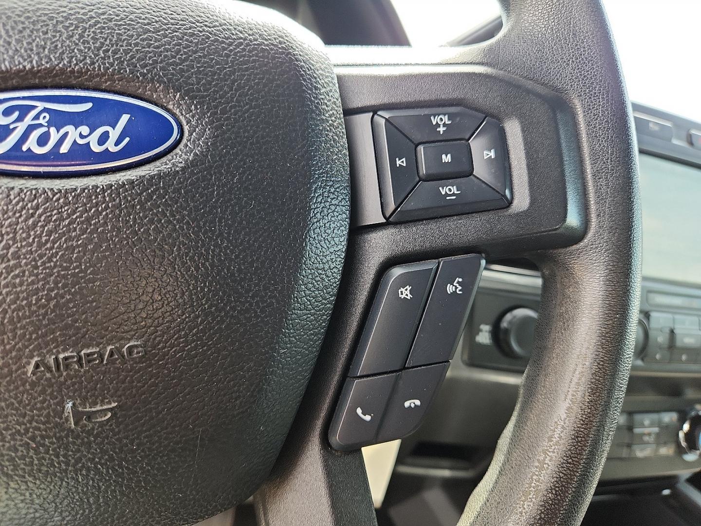 2019 WHITE Ford F-150 XLT (1FTFX1E58KK) with an 5L V-8 port/direct injection, DOHC, variable valve control, regular unleaded, engine with 395HP engine, located at 4711 Ave Q, Lubbock, TX, 79412, (806) 687-2362, 33.551304, -101.855293 - Photo#26