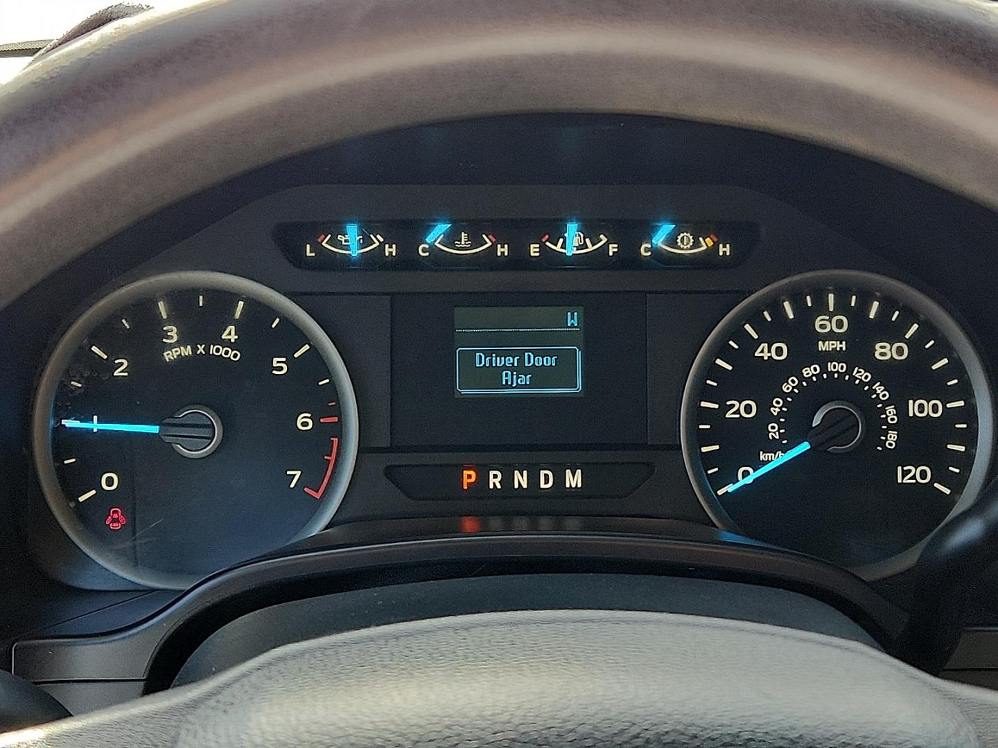 2019 WHITE Ford F-150 XLT (1FTFX1E58KK) with an 5L V-8 port/direct injection, DOHC, variable valve control, regular unleaded, engine with 395HP engine, located at 4711 Ave Q, Lubbock, TX, 79412, (806) 687-2362, 33.551304, -101.855293 - Photo#27