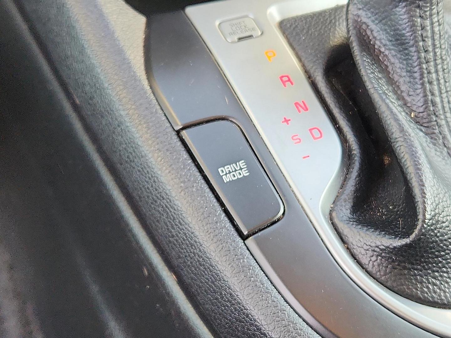 2020 SILVER Kia Forte LXS (3KPF24AD9LE) with an 2L I-4 DOHC, D-CVVT variable valve control, regular unleaded, engine with 147HP engine, located at 4711 Ave Q, Lubbock, TX, 79412, (806) 687-2362, 33.551304, -101.855293 - Photo#19