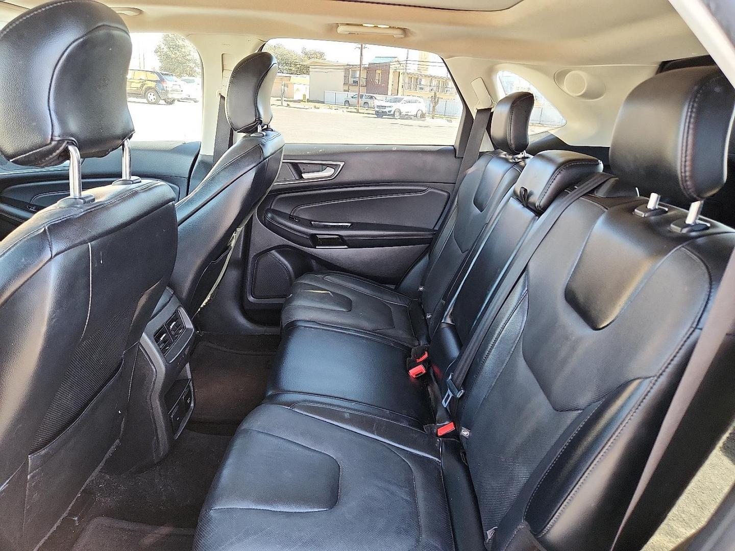 2019 GRAY Ford Edge Titanium (2FMPK3K91KB) with an EcoBoost 2L I-4 gasoline direct injection, DOHC, variable valve control, intercooled turbo, premium unleaded, engine with 250HP engine, located at 4711 Ave Q, Lubbock, TX, 79412, (806) 687-2362, 33.551304, -101.855293 - Photo#8